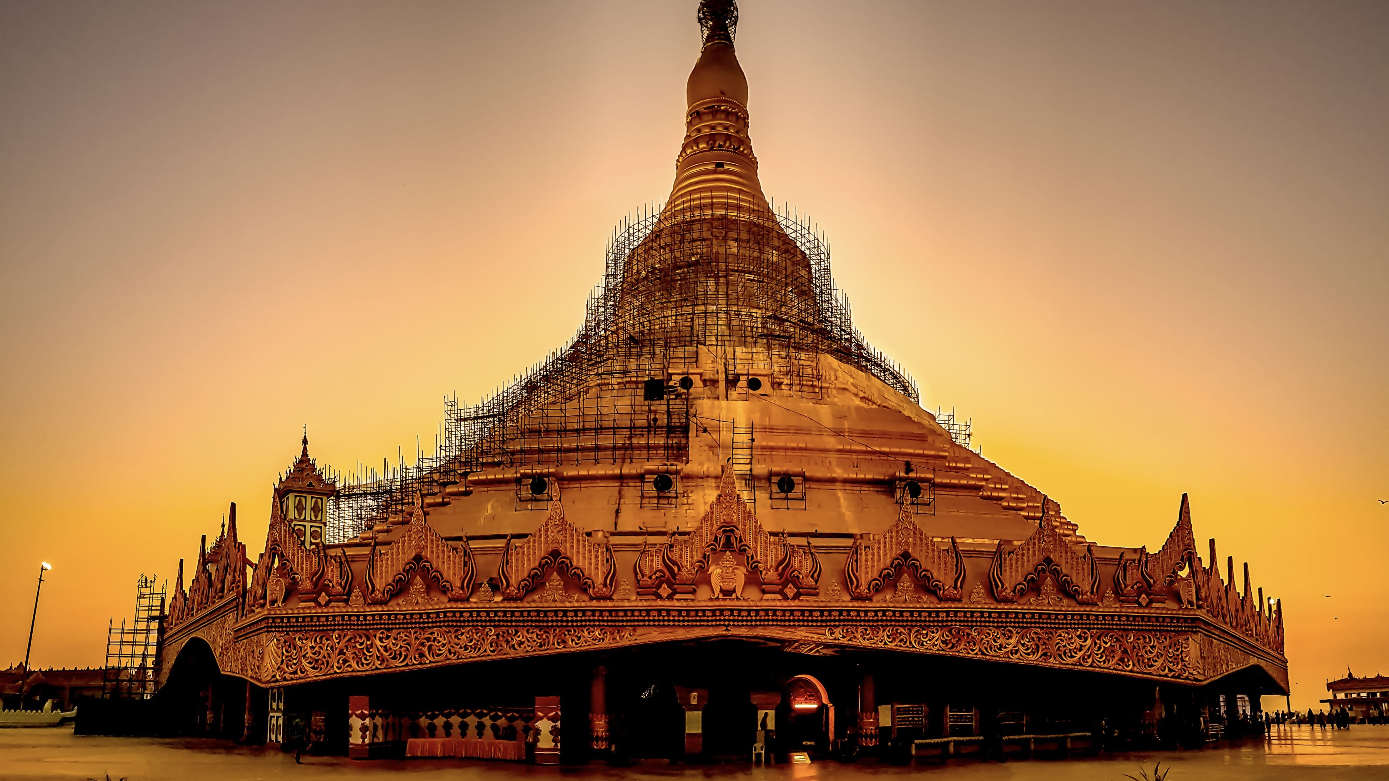 Mumbai Private Discovery: Kanheri Caves & Golden Pagoda