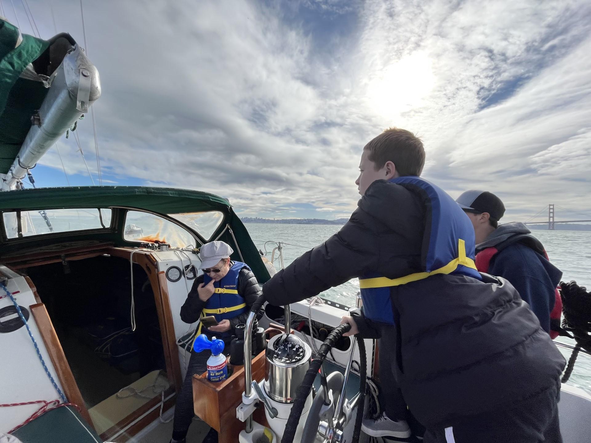 San Francisco: 2-Hour Interactive Sunset Bay Sailing Cruise