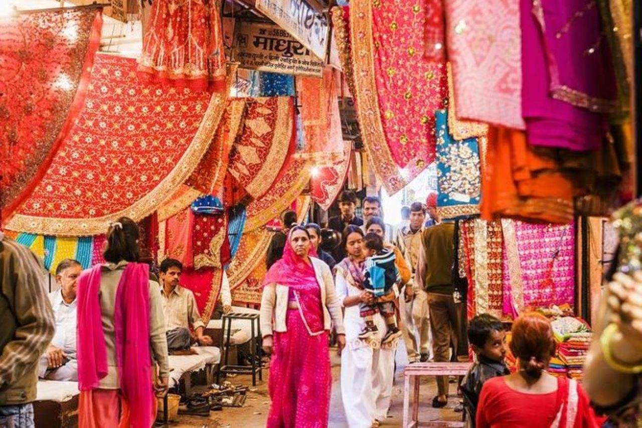 Delhi Personal Shopping Tour with Local Female Expert