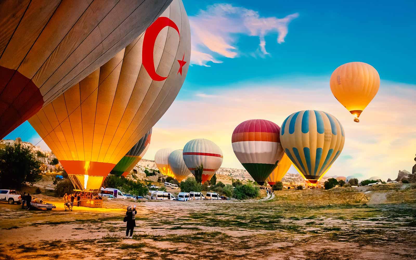 Marmaris to Pamukkale: Sunrise Hot Air Balloon & Full-Day Tour