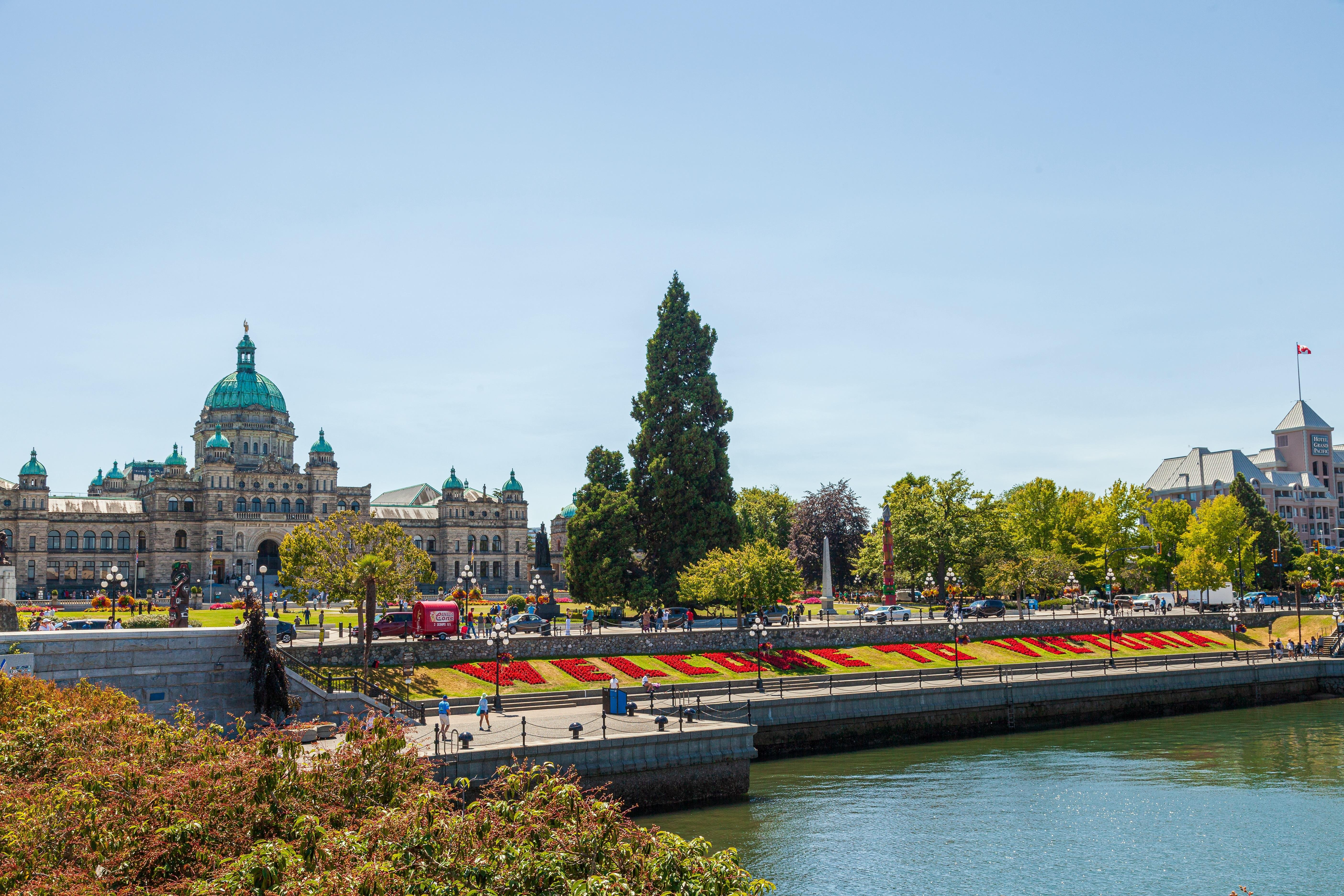 Victoria & Butchart Gardens Full-Day Excursion from Vancouver