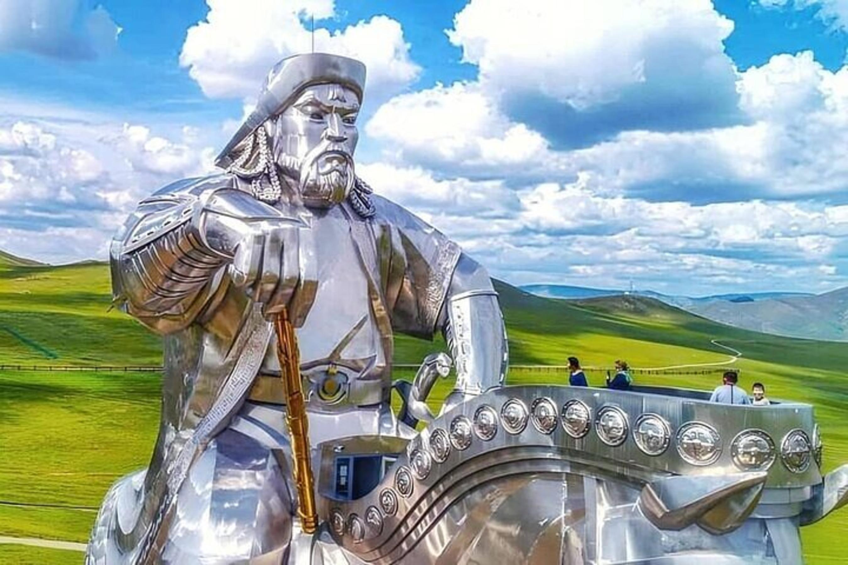 Ulaanbaatar: Chinggis Khaan Statue & Turtle Rock Day Tour