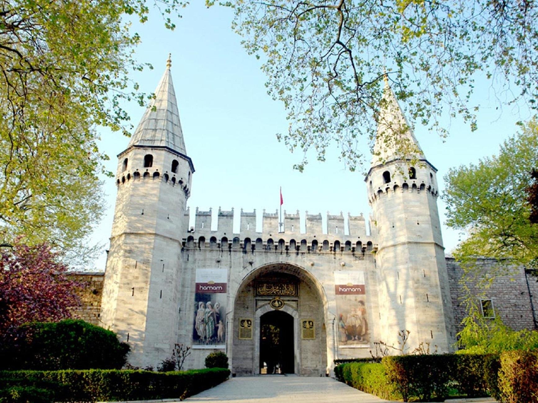 Topkapi Palace Skip-the-Line Small Group Tour