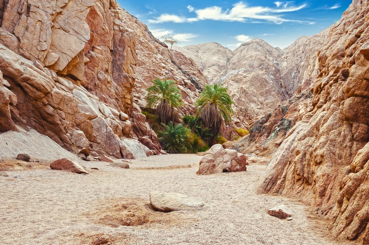 Sharm El-Sheikh: Colored Canyon, Blue Hole & Dahab Jeep Day Trip