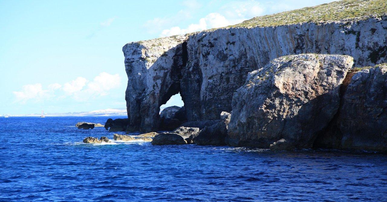 Comino & Gozo Small-Group Boat Cruise with Blue Lagoon Swim