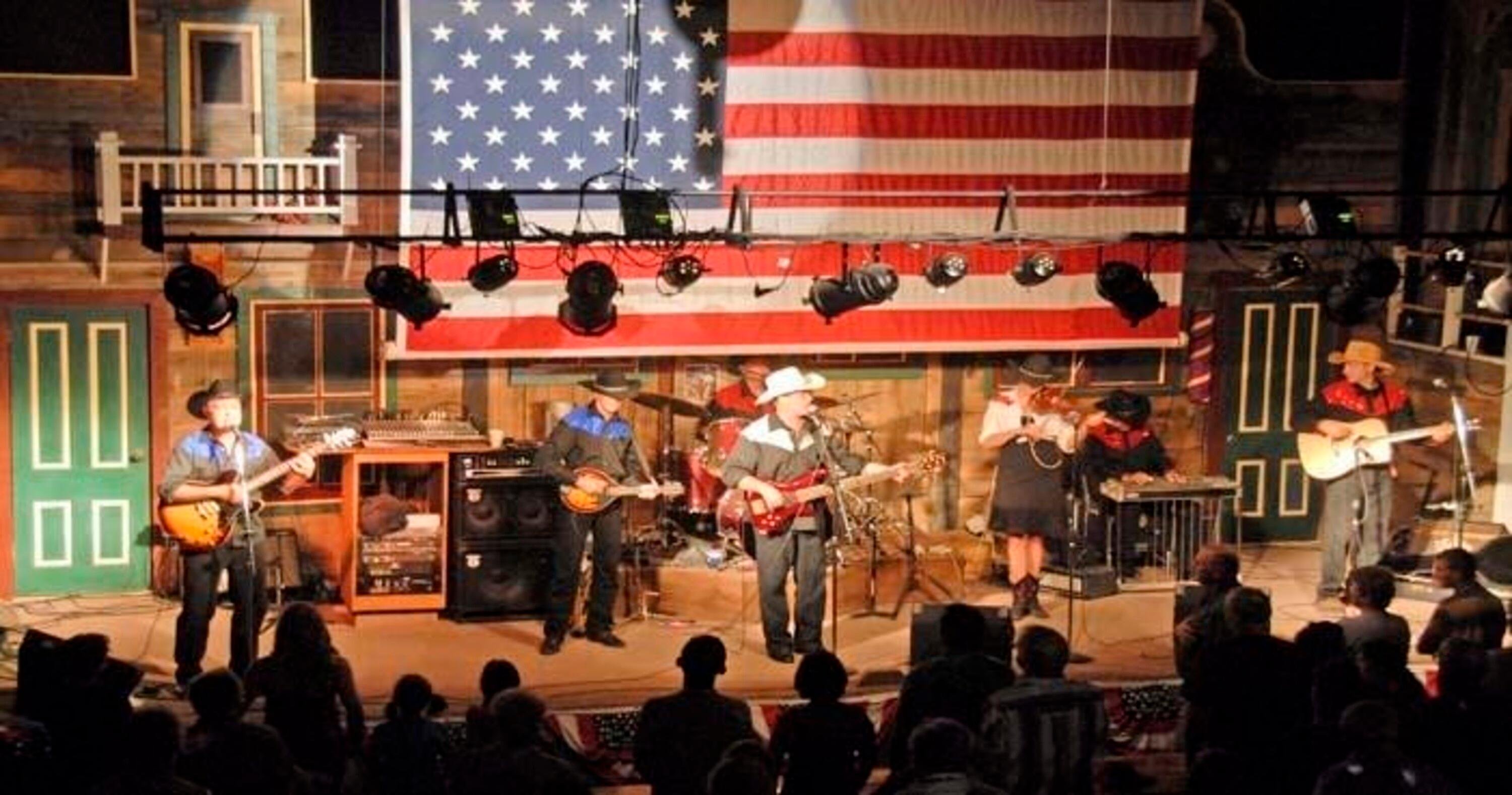 Fort Hays Chuckwagon Dinner & Western Music Show
