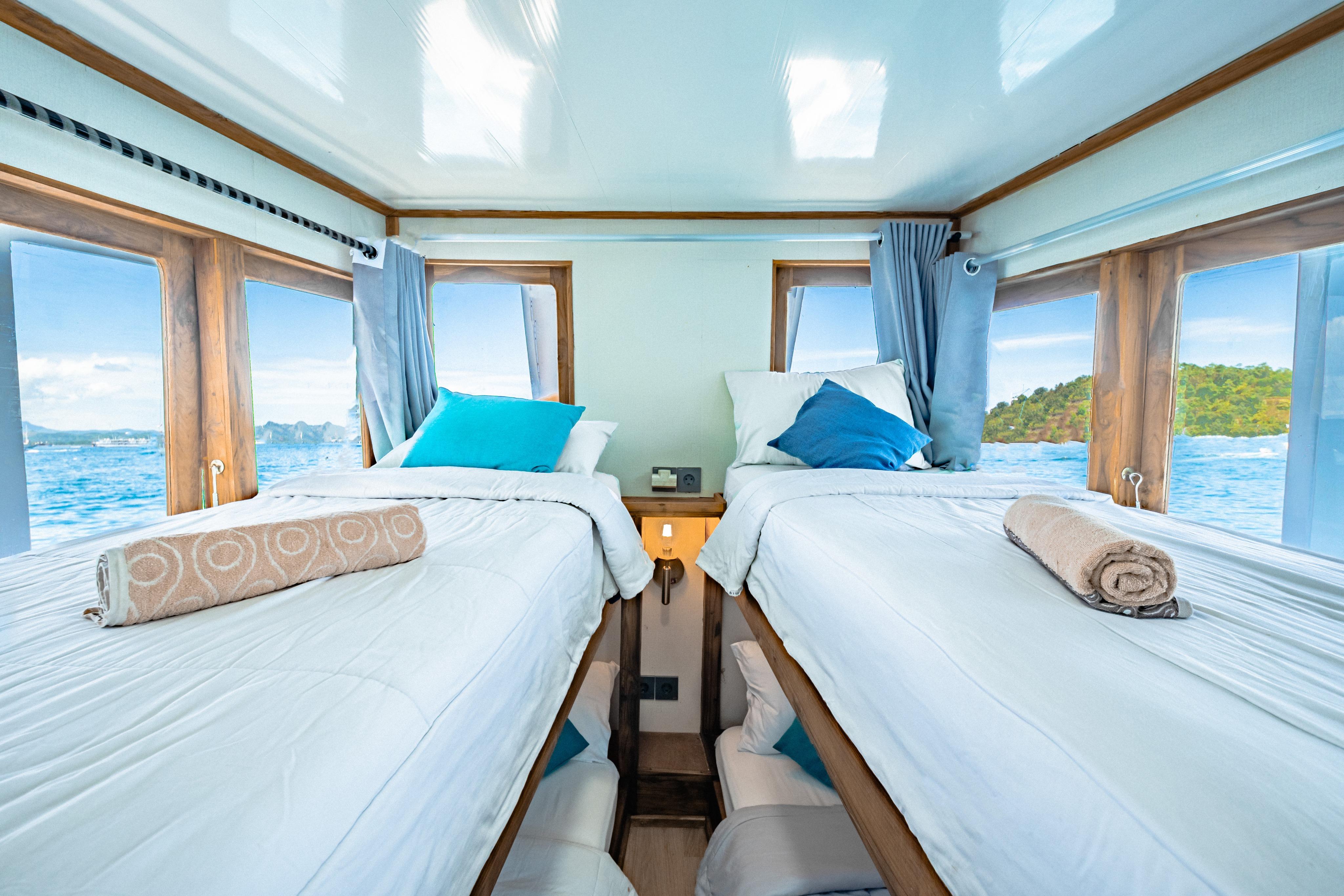 Komodo National Park Liveaboard: 3-Day Shared Cabin Adventure