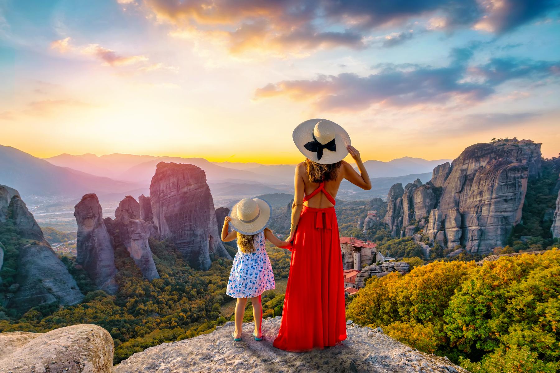 Athens: Meteora Monasteries Tour, Live Guide, Caves & Lunch