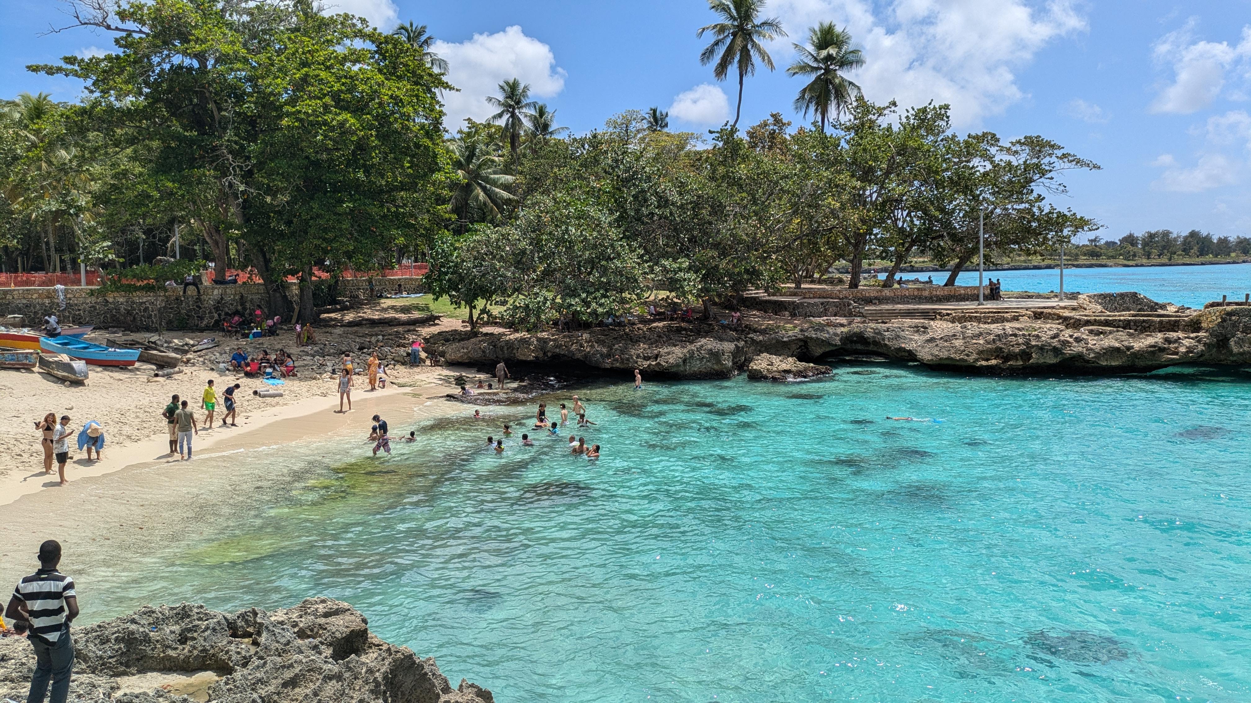 Santo Domingo Full-Day Highlights: Caves, Lighthouse, and Beaches