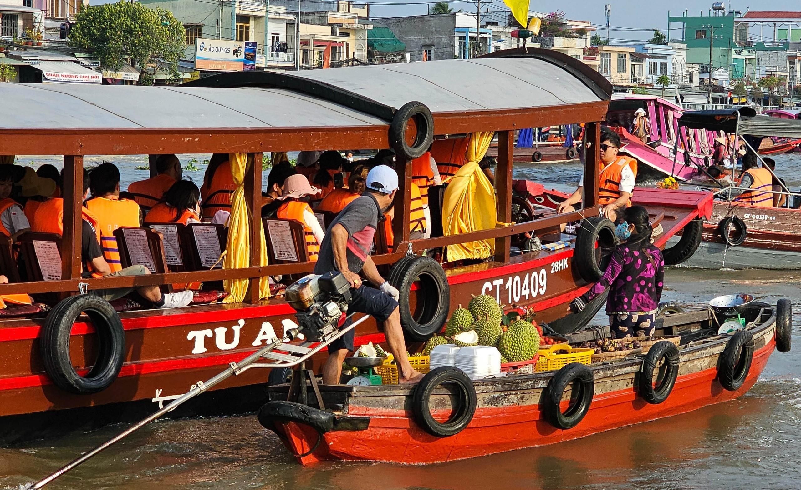 Mekong Delta & Cai Rang Floating Market 2-Day Tour from Ho Chi Minh City