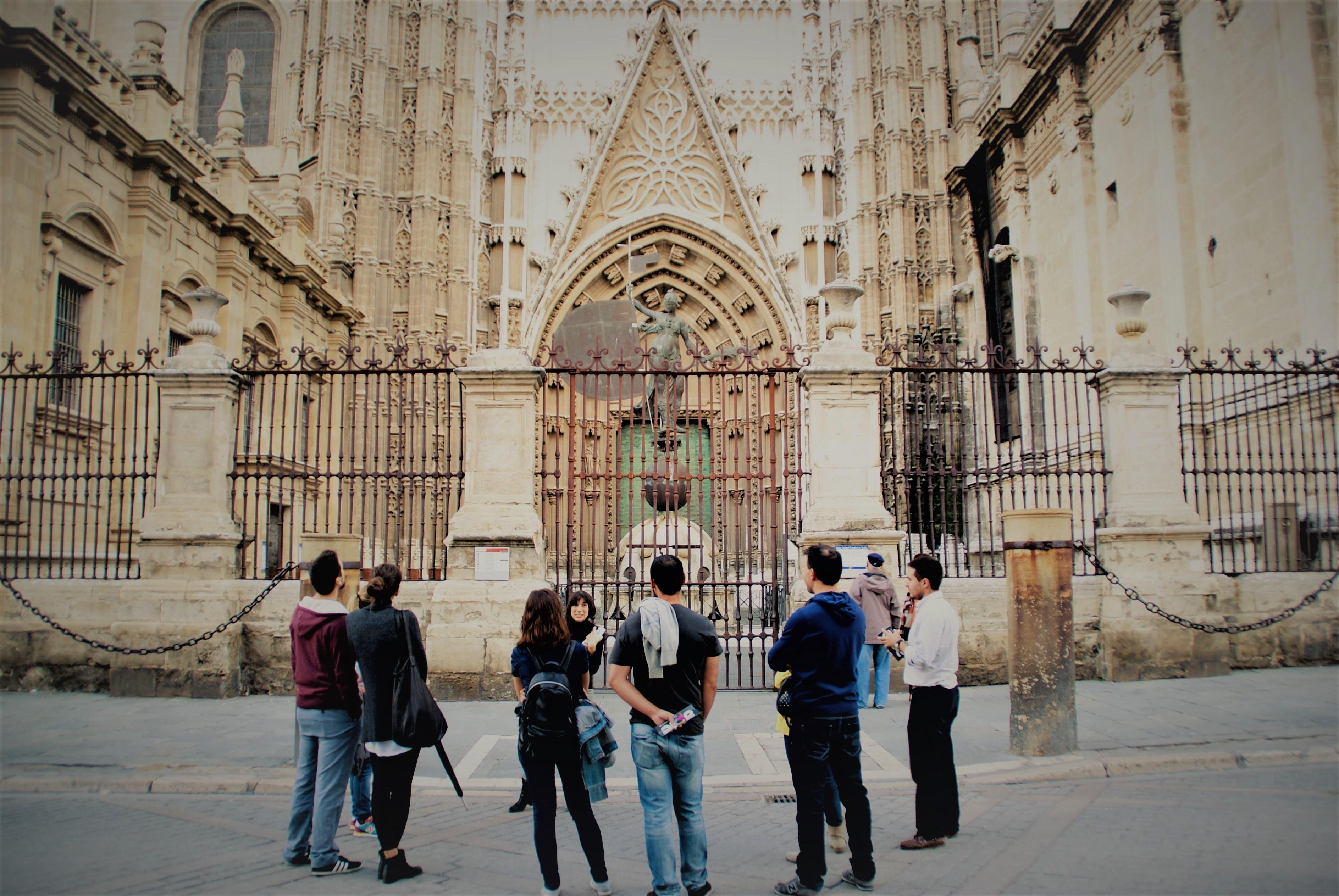 Exclusive Small-Group Tour: Seville Cathedral & Royal Alcázar