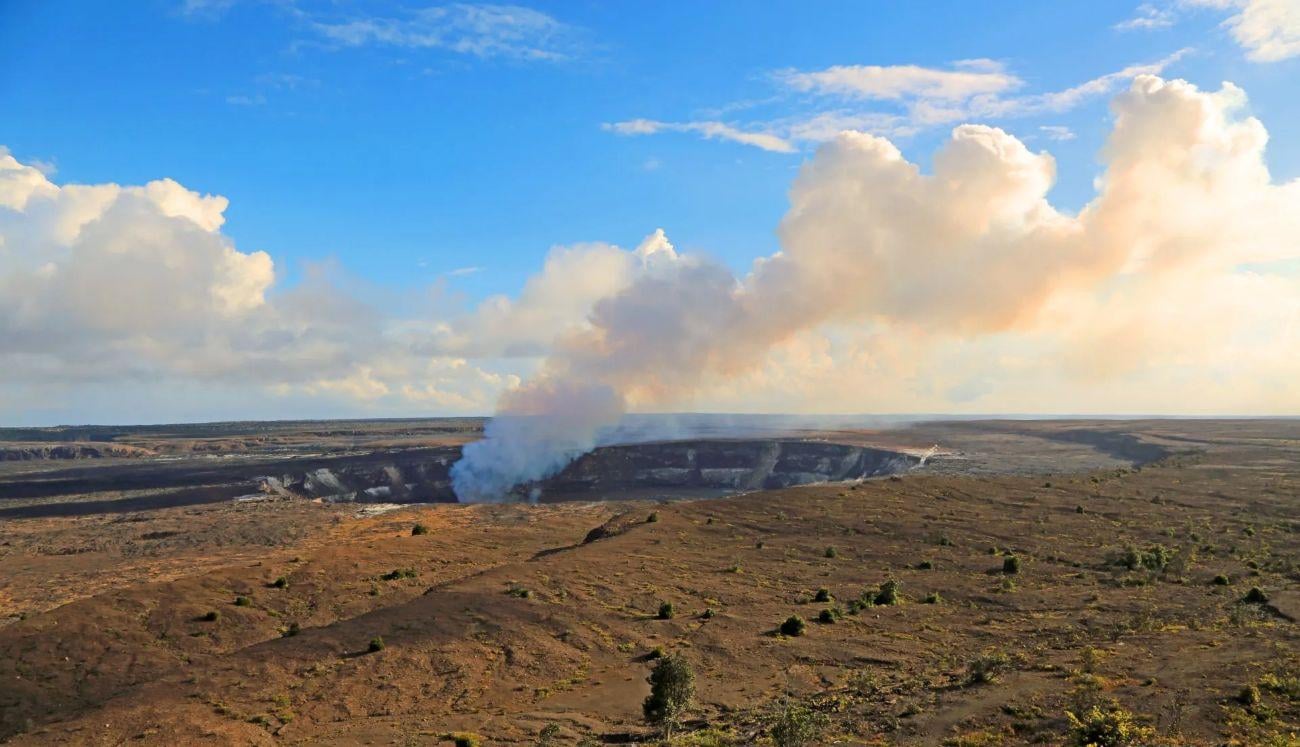 Hilo: Volcanoes National Park & Black Sand Beach — Kilauea and Hawaii Volcanoes National Park scenery (3)