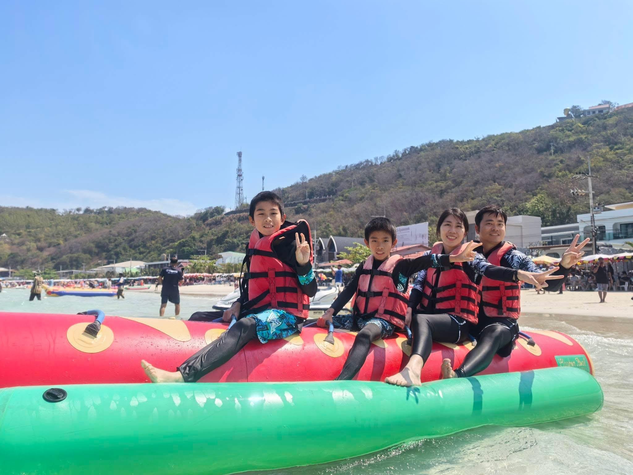 Pattaya to Coral Island: Speedboat & 4-Activity Day Trip