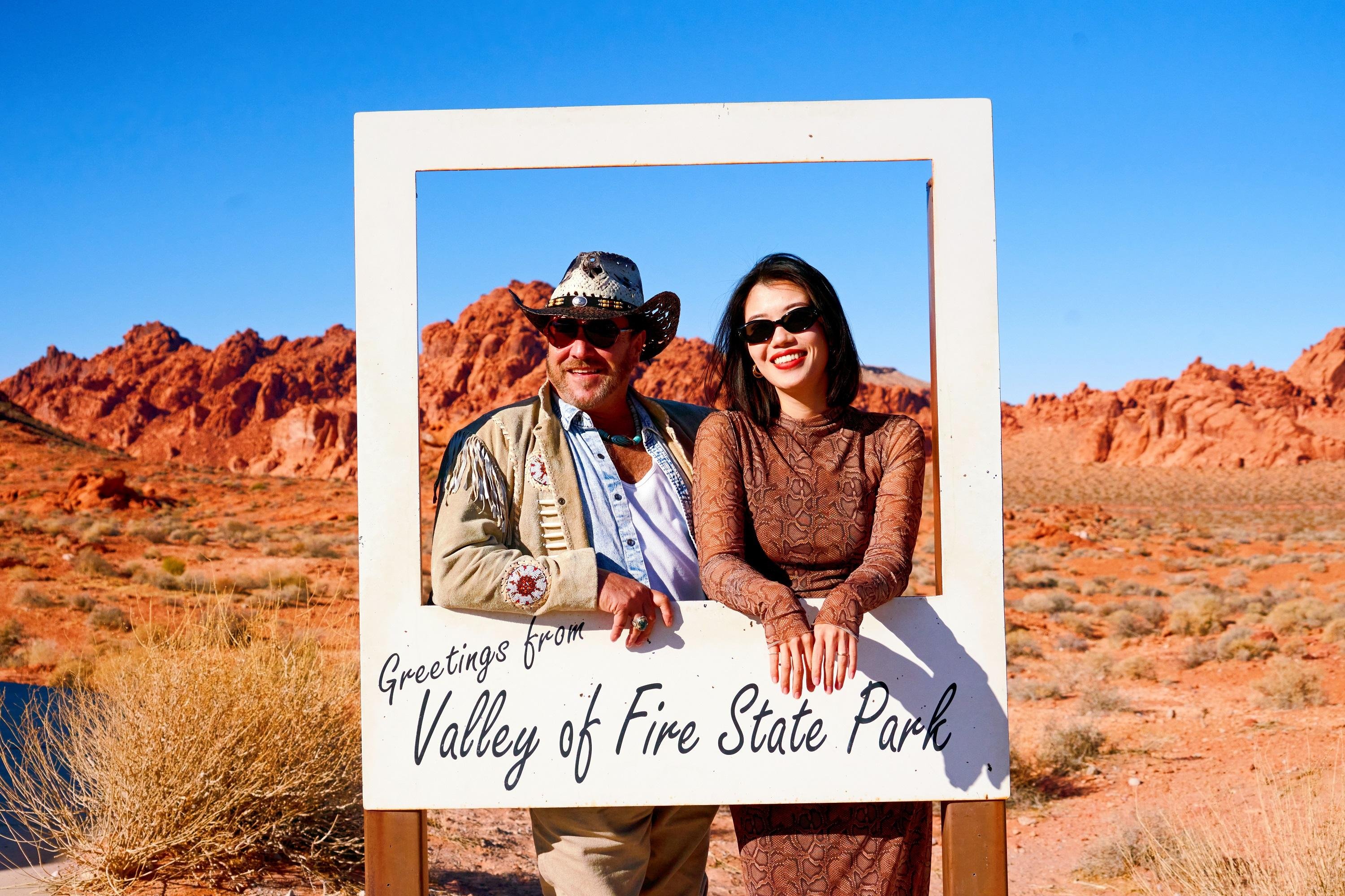 Valley of Fire from Las Vegas - red Aztec sandstone formations — image 4