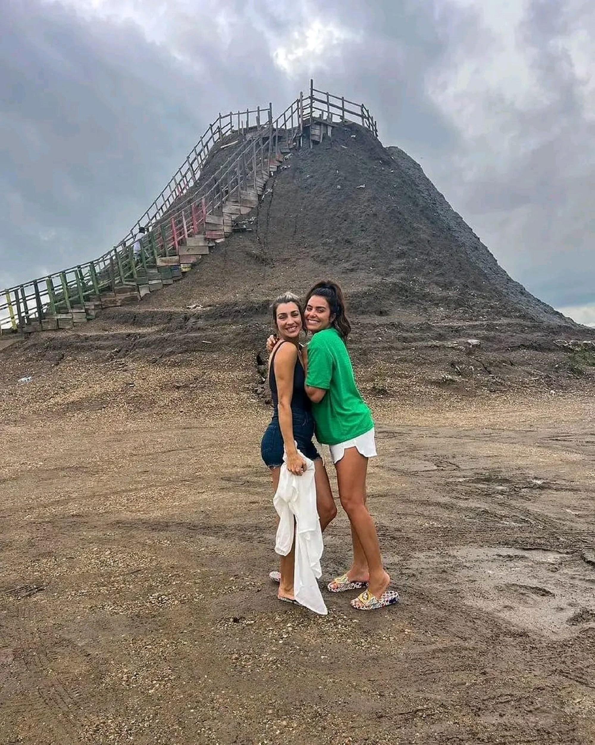 Cartagena: Totumo Mud Volcano Excursion with Bilingual Guide