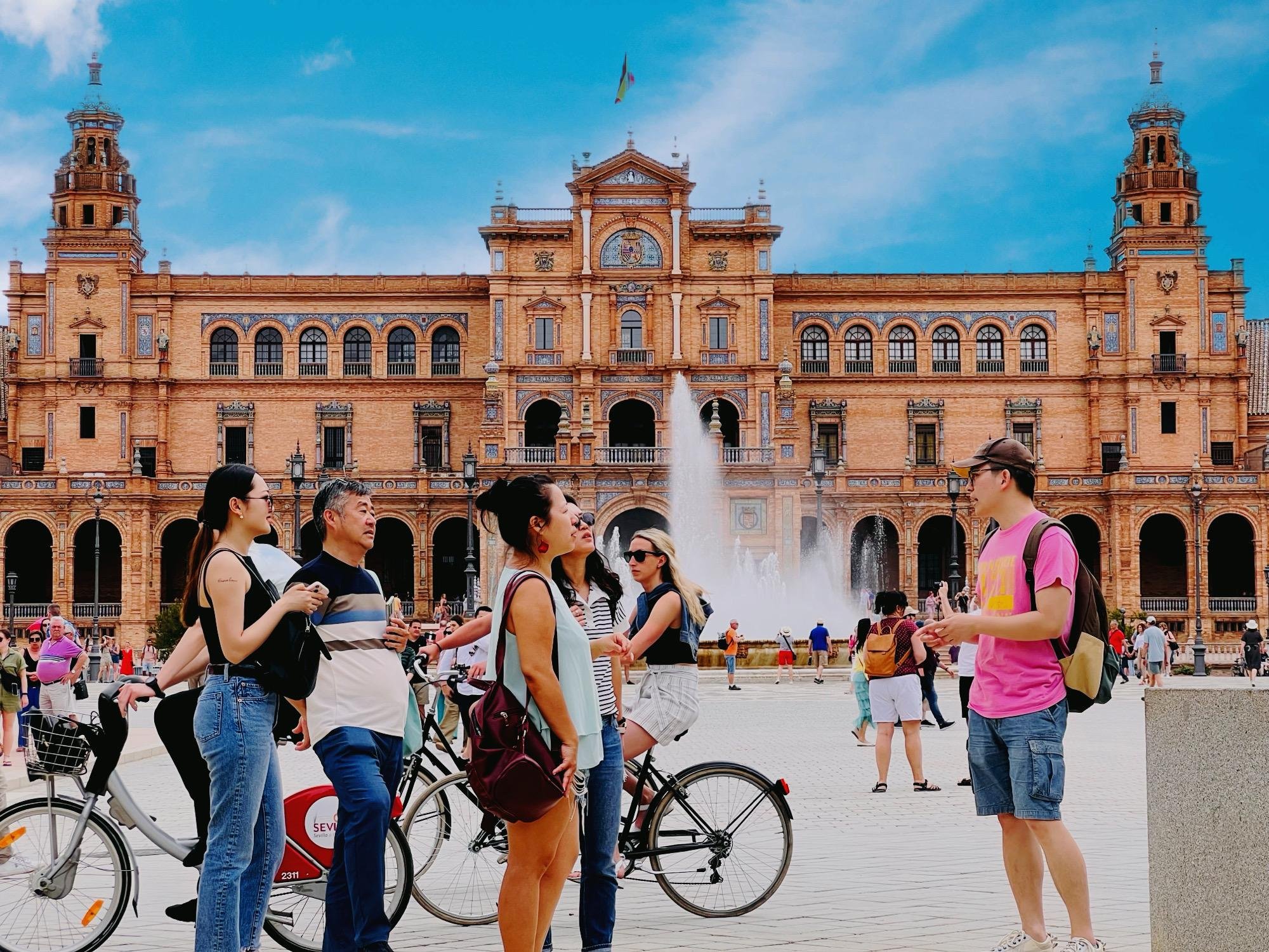 Seville Full-Day Highlights: Alcázar, Cathedral & Flamenco