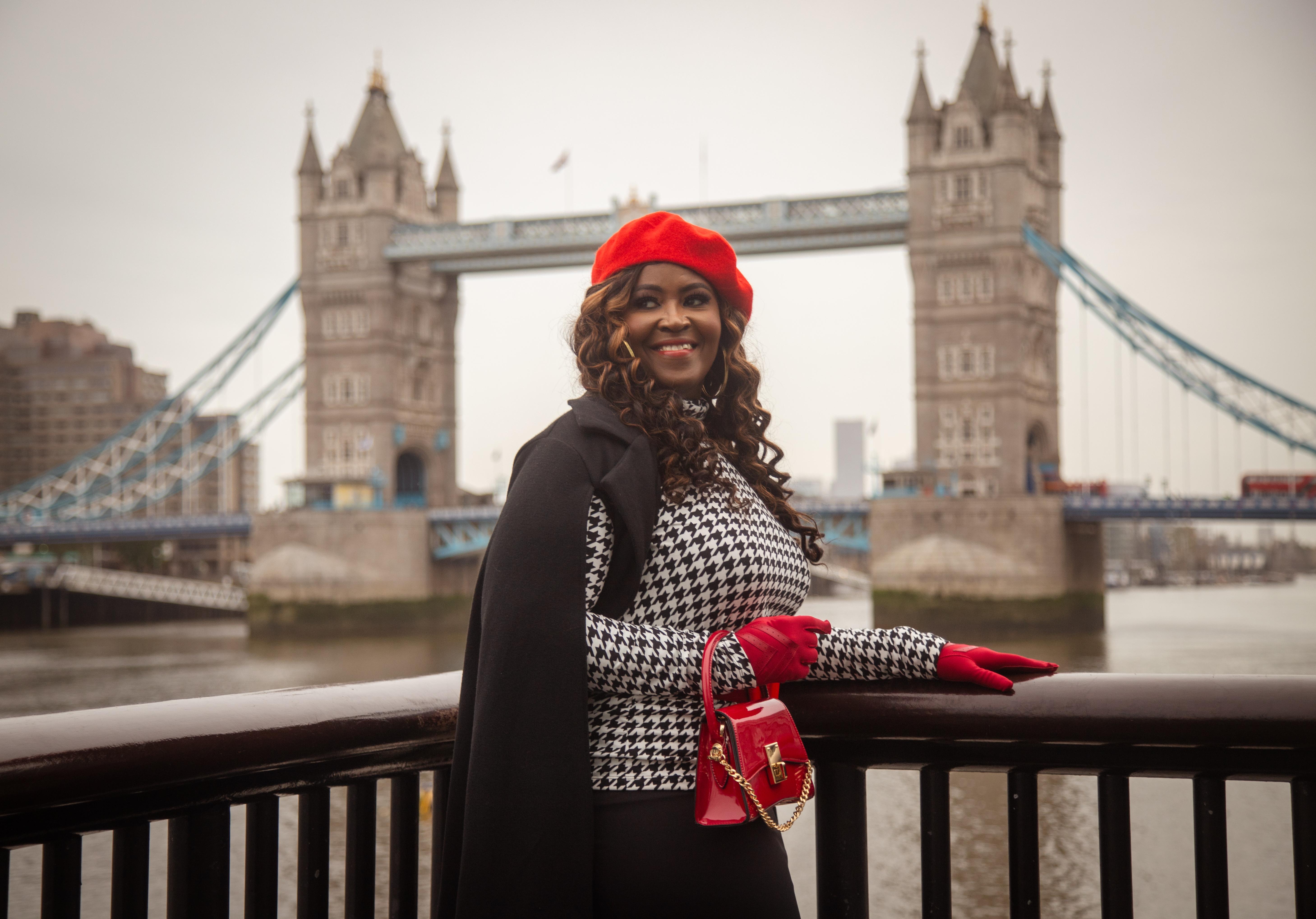 Tower Bridge photoshoot in London — image 1