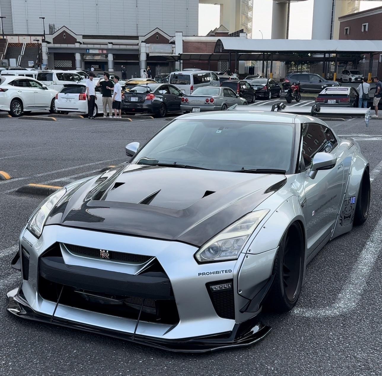 Tokyo: Modified GTR35widebody DaikokuPrivateTour fit3person
