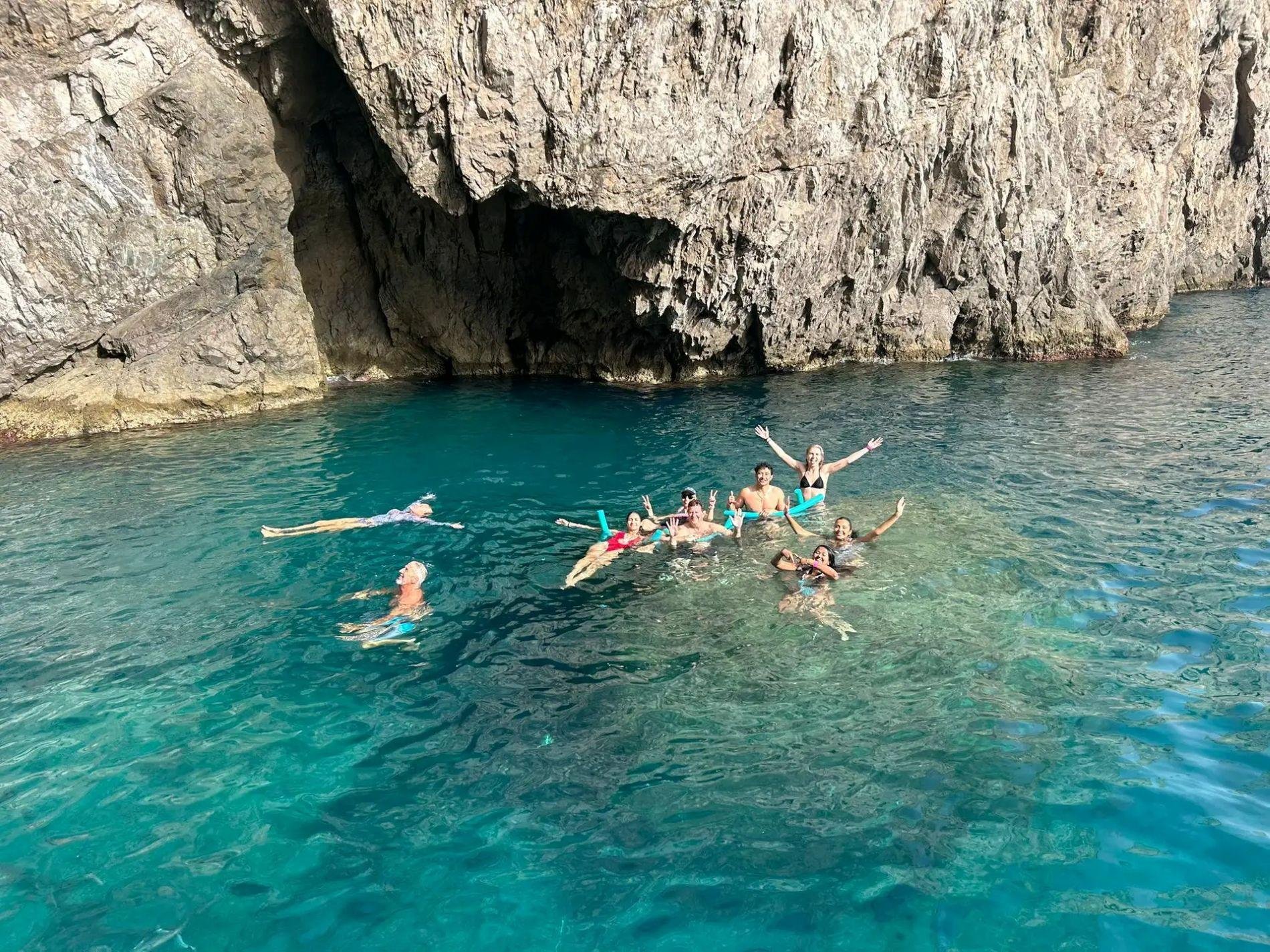 Private Full-Day Amalfi Coast Boat Tour from Positano or Praiano