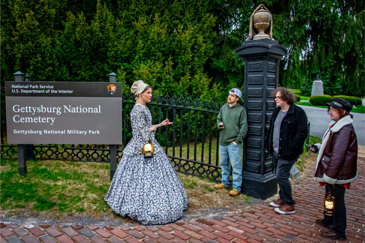 Gettysburg night walking tour group, Civil War ghosts haunted history experience