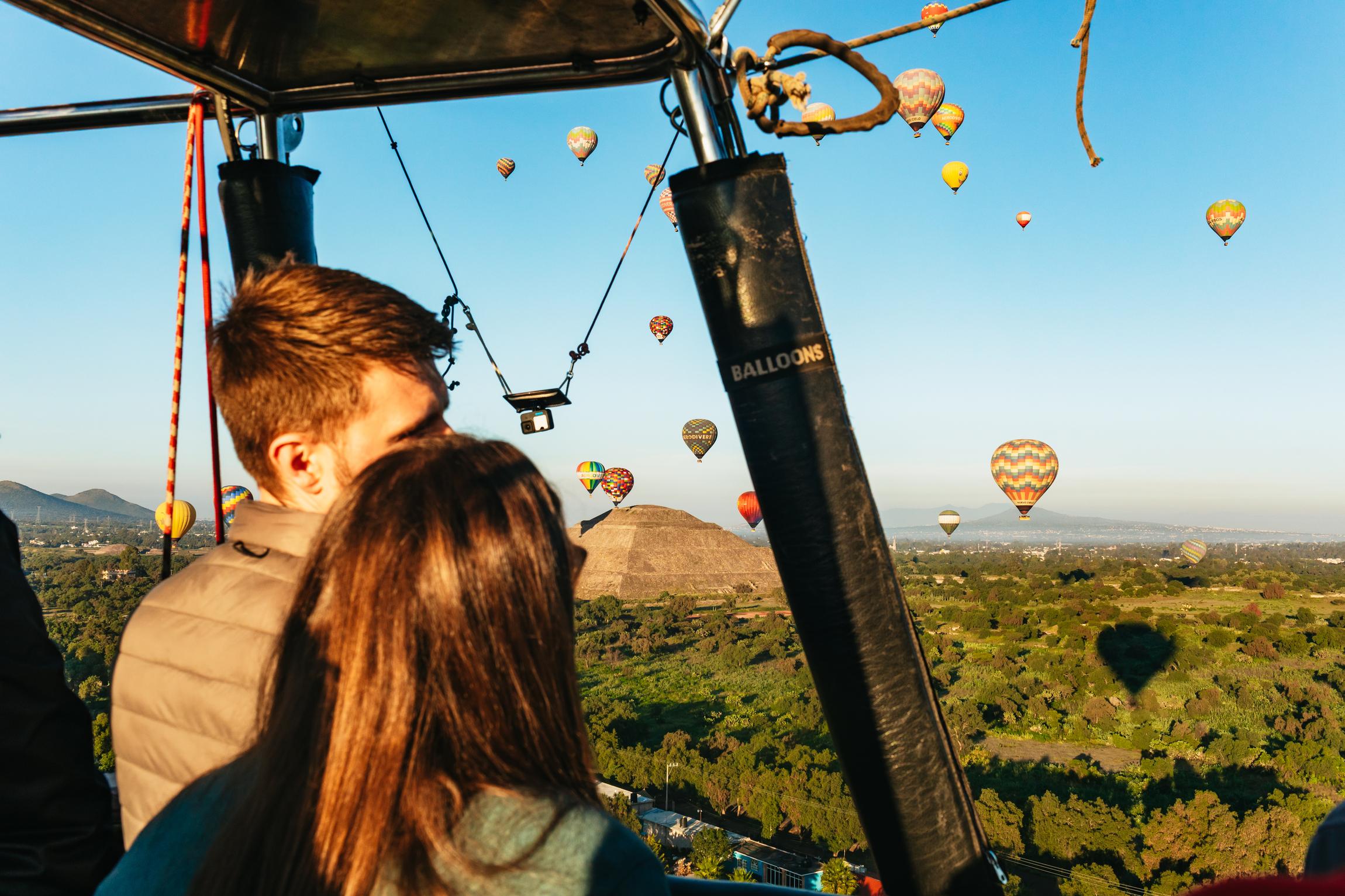 Teotihuacan Hot Air Balloon Adventure & Archaeological Tour