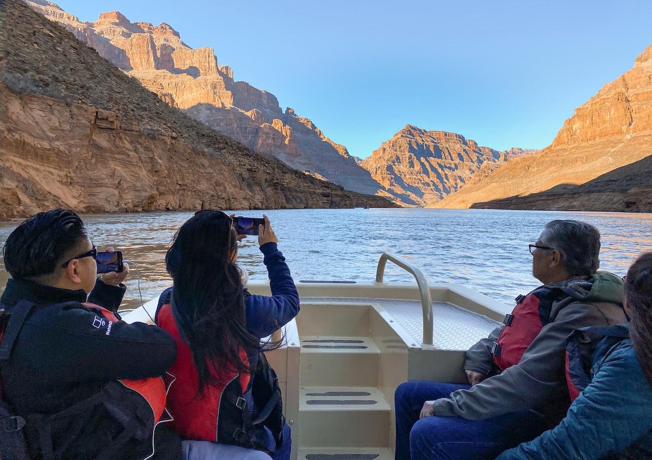 Grand Canyon West Rim Multi-Adventure: Plane, Helicopter & Pontoon Tour