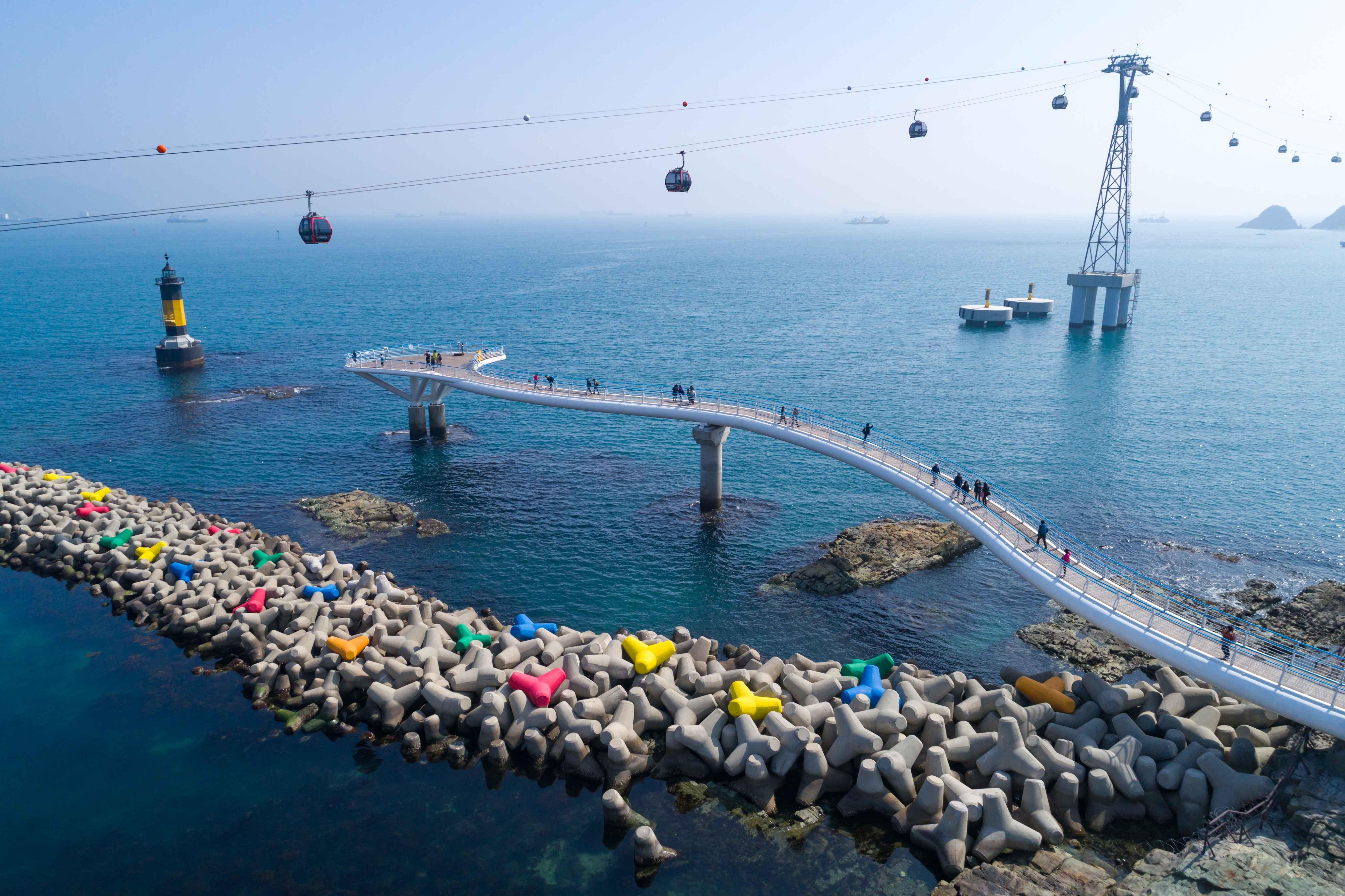 Busan: Sky Capsule, Local Street Food and Sunset/Night Views