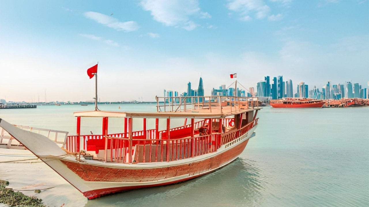 Doha Private Highlights Tour & Traditional Dhow Cruise
