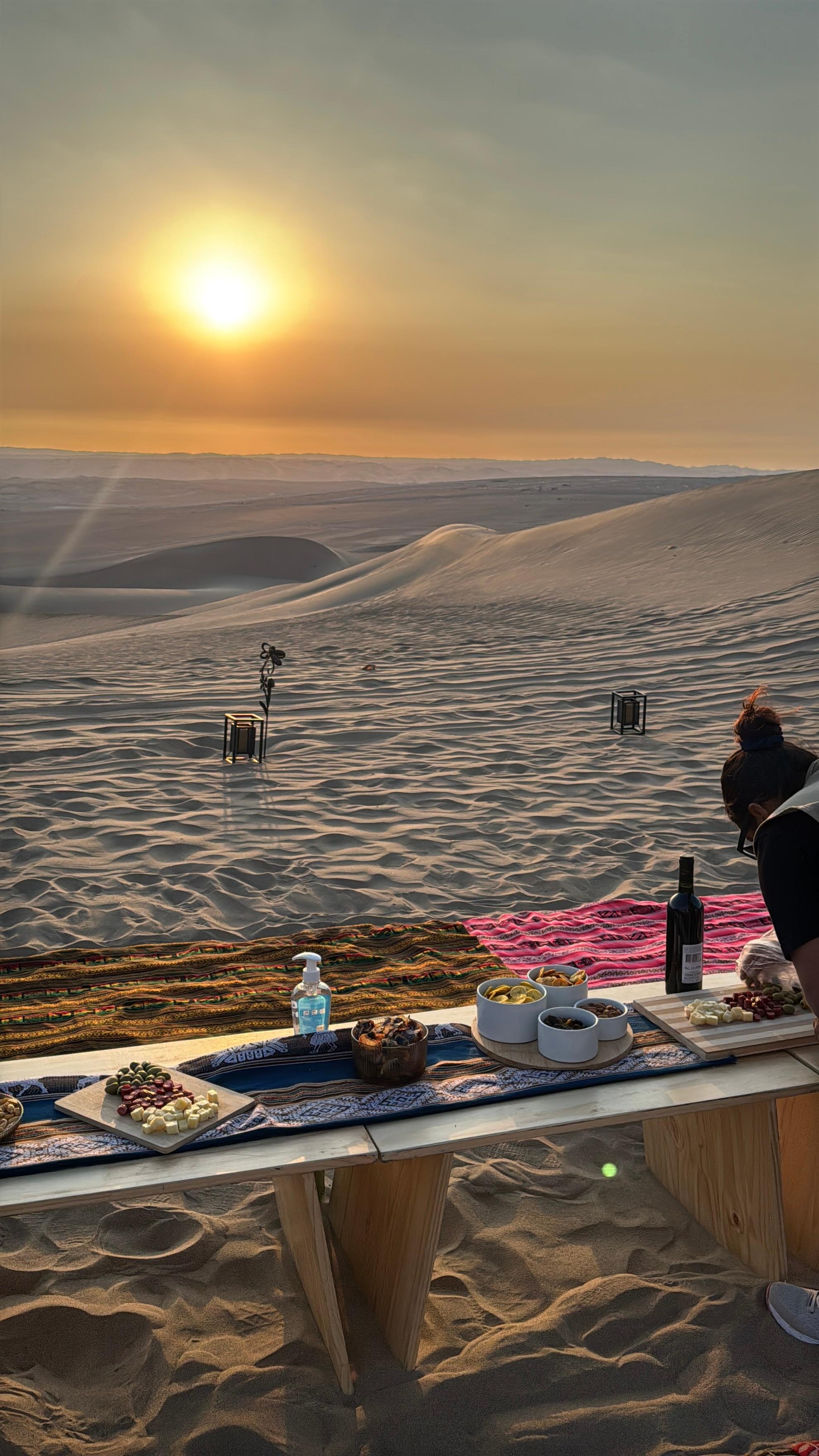 Aventura en Paracas y Huacachina: Islas, Dunas y Puesta de Sol en el Desierto