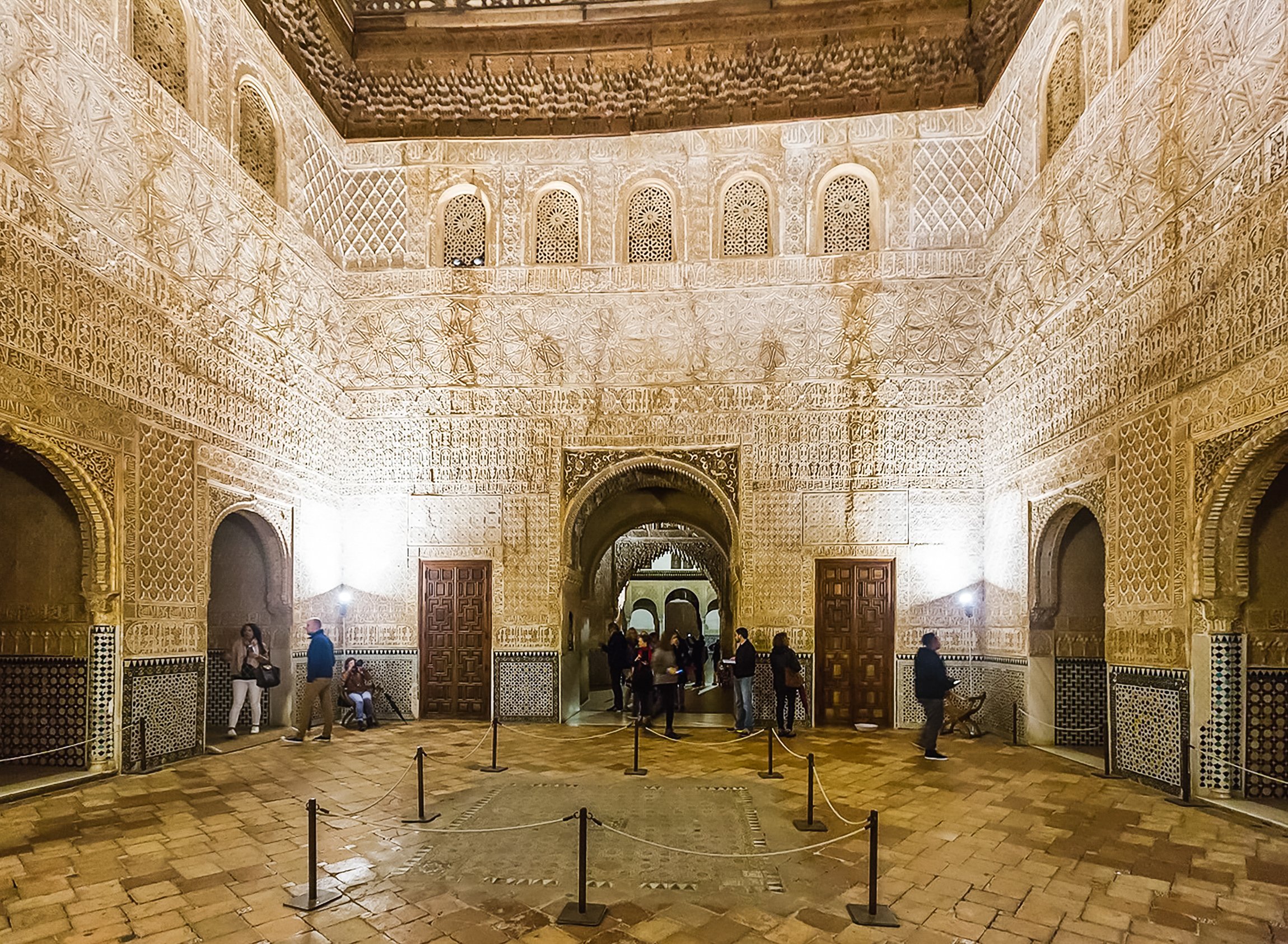 Alhambra and Generalife guided tour in Granada — Nasrid Palaces — image 4