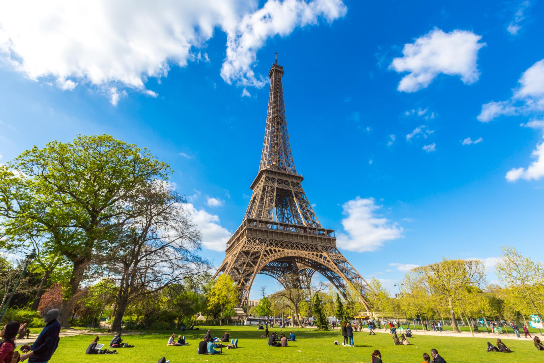 London to Paris Day Trip: Louvre, Notre Dame & Eiffel Tower by Eurostar