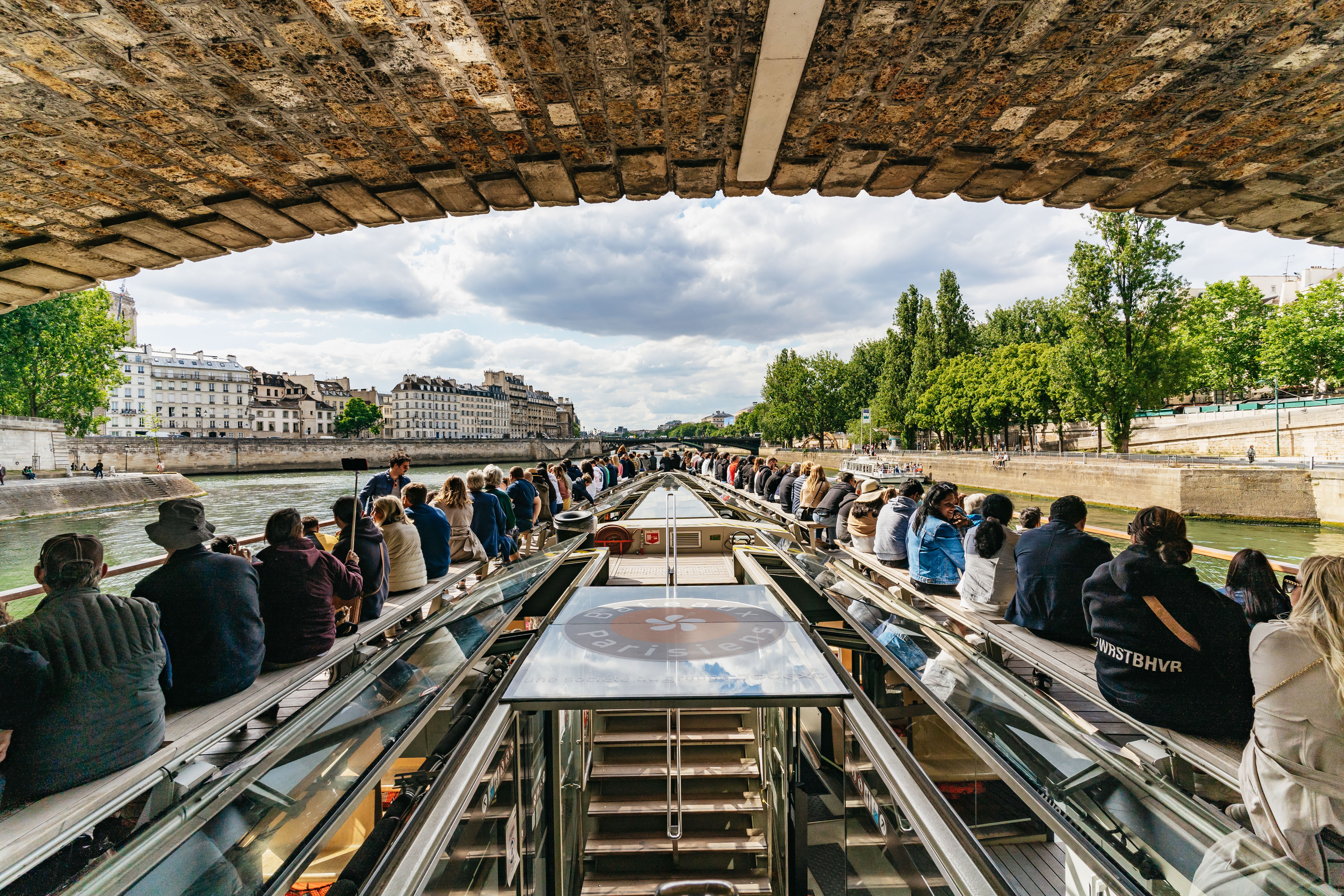 Paris: 1-Hour Seine River Sightseeing Cruise from the Eiffel Tower
