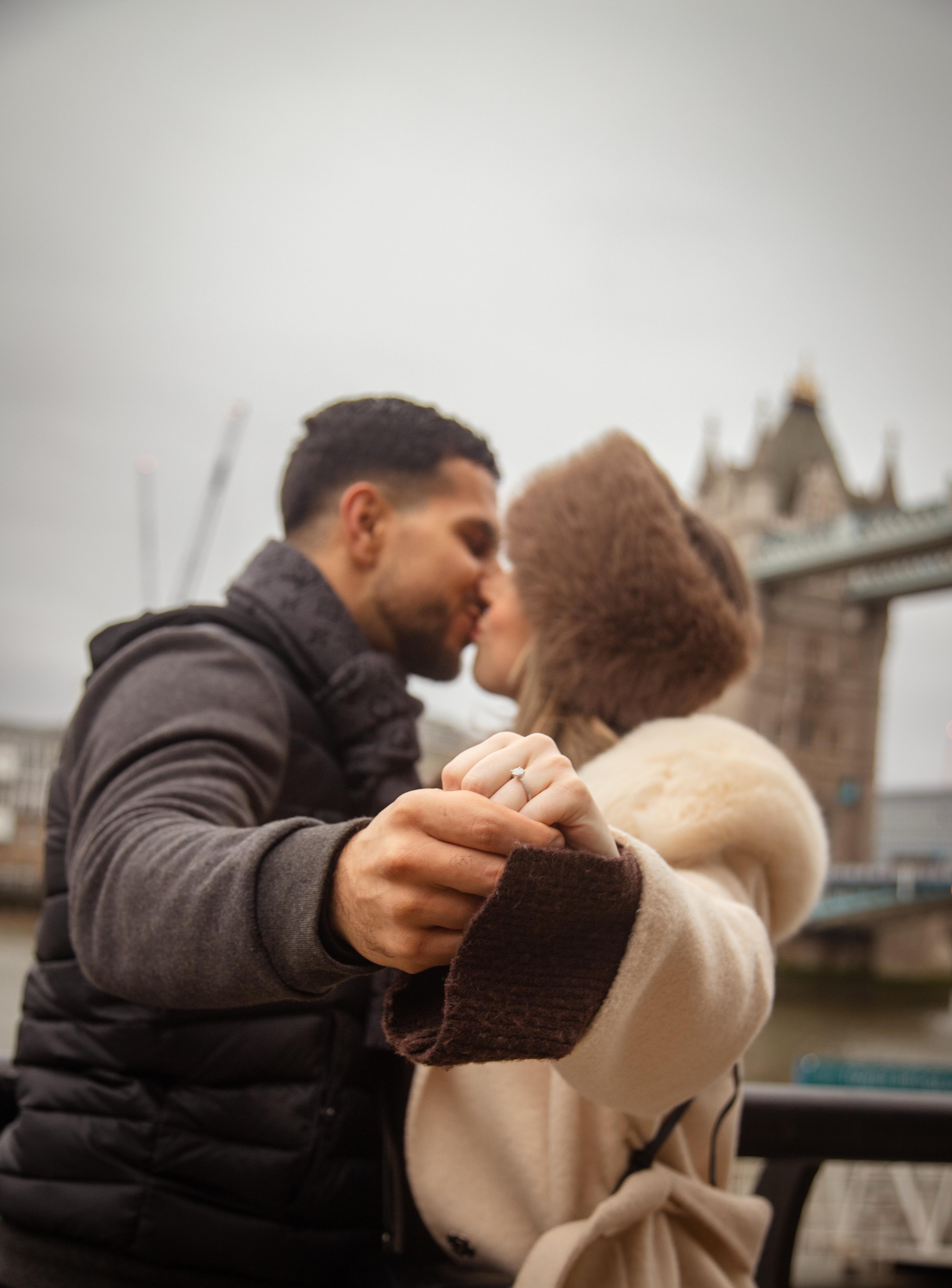 Tower Bridge photoshoot in London — image 3