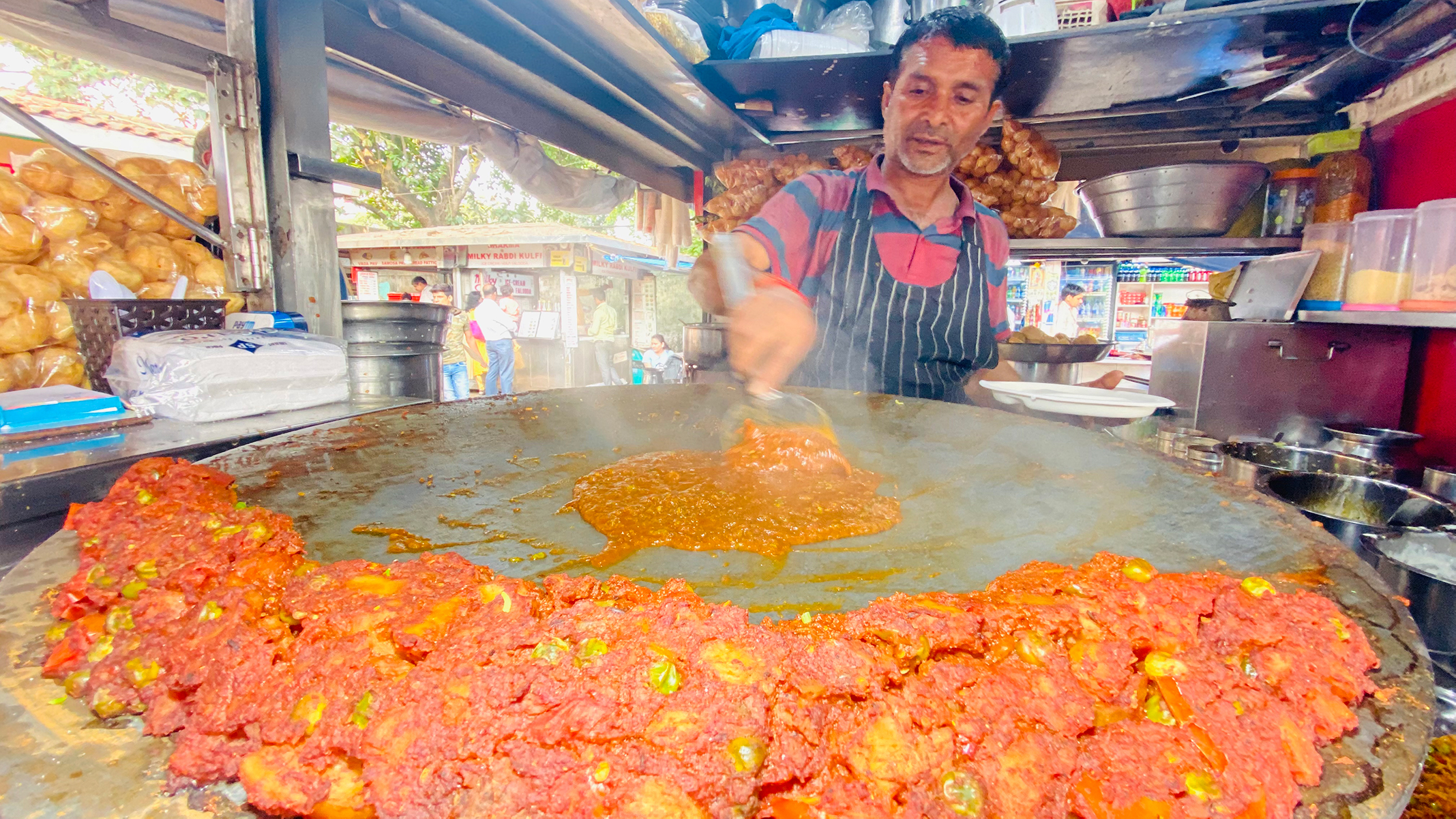 Customizable Mumbai City Explorer: Day & Night Private Tours