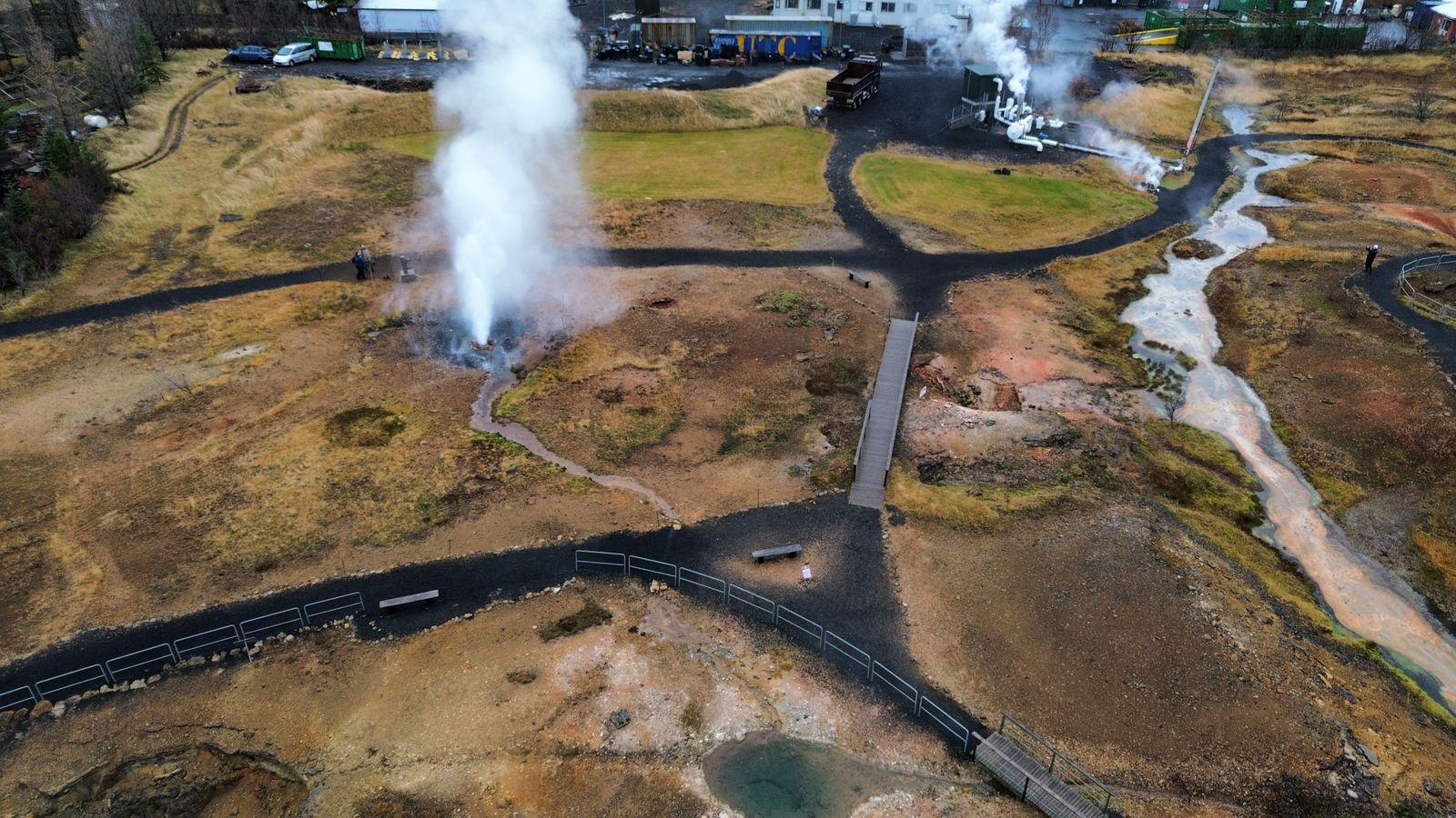 Golden Circle Adventure with Geothermal Bakery & Geysers