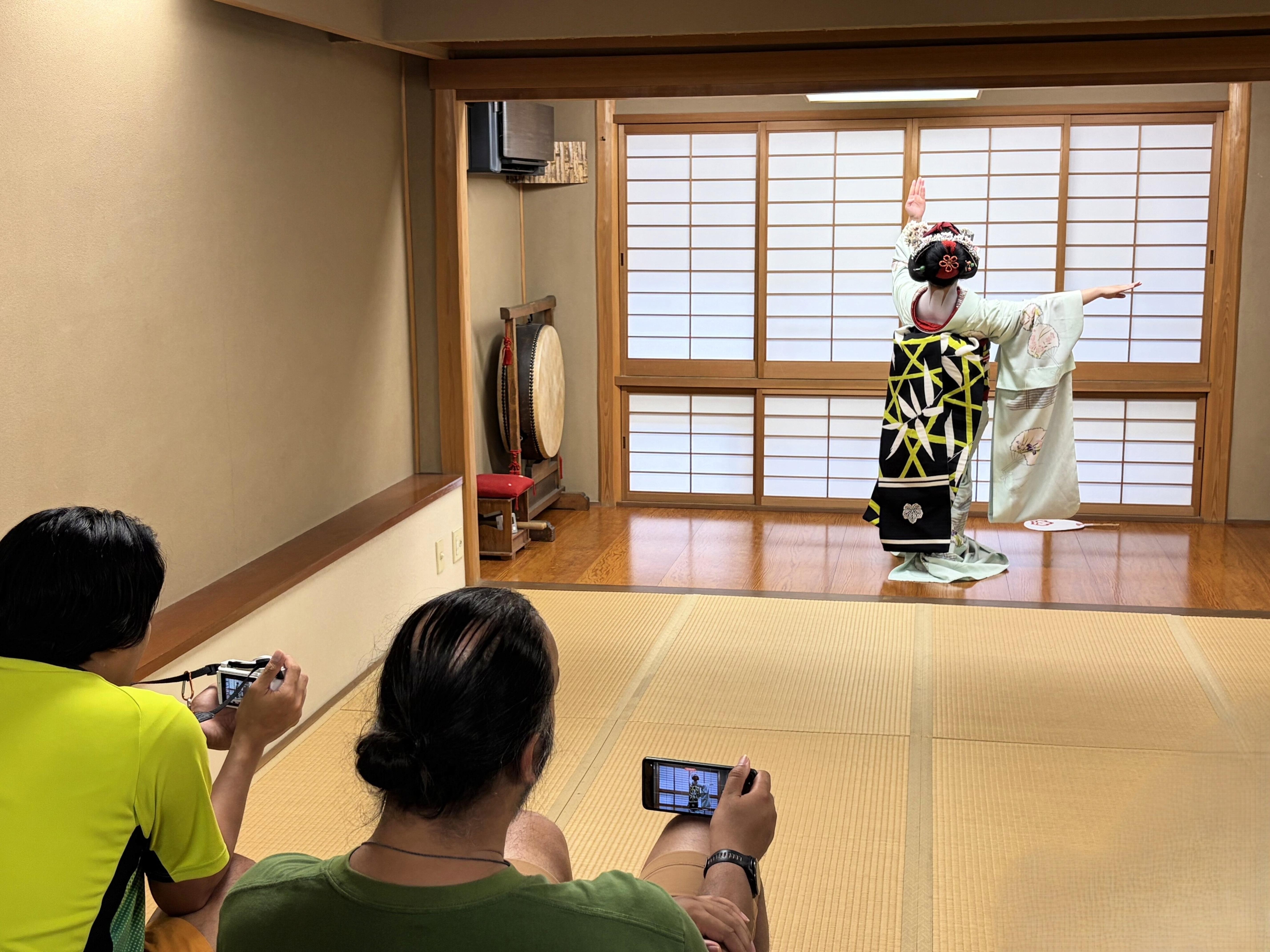 Kyoto: Meet the Geisha Maiko with Gion Walking Tour - 2026 (Verified Reviews)