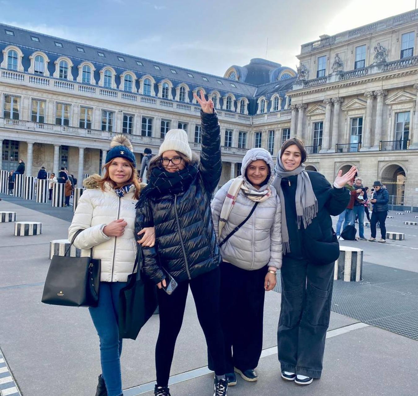 Paris Highlights: Opera Garnier to Notre-Dame Walking Tour