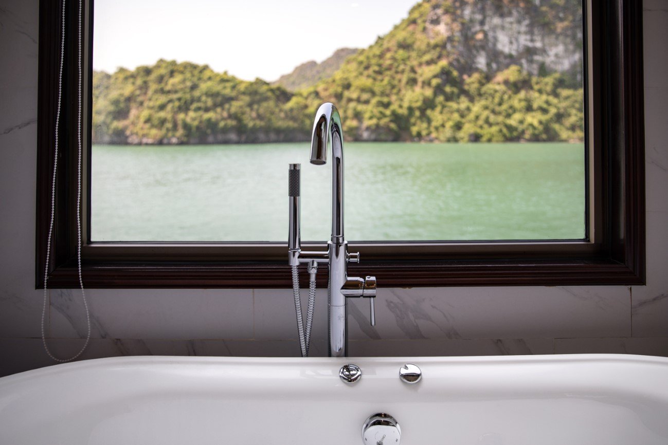 Ha Long & Lan Ha Bay 2-Day 5-Star Balcony Cruise