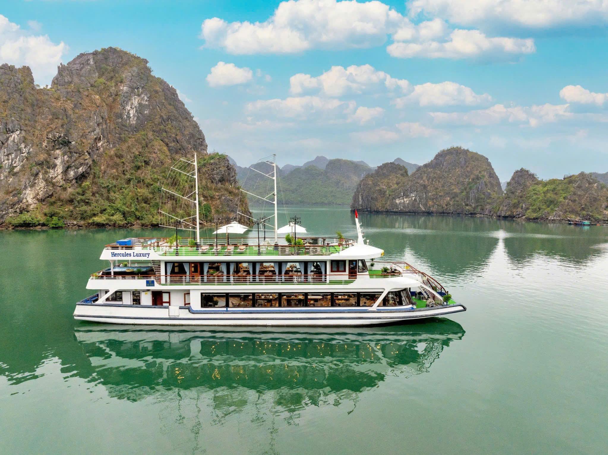 2-Day Hanoi, Ninh Binh & Ha Long Bay Luxury Tour