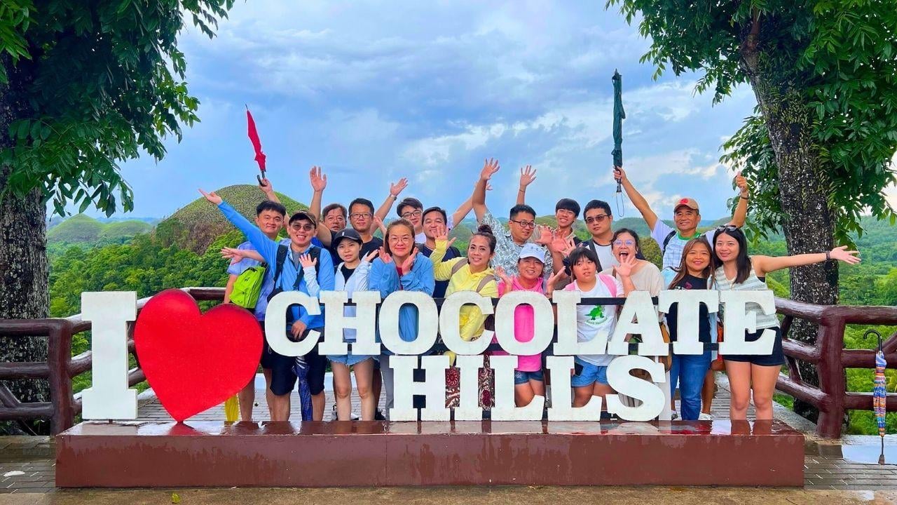 Bohol Countryside: Chocolate Hills, Tarsiers & Cultural Landmarks