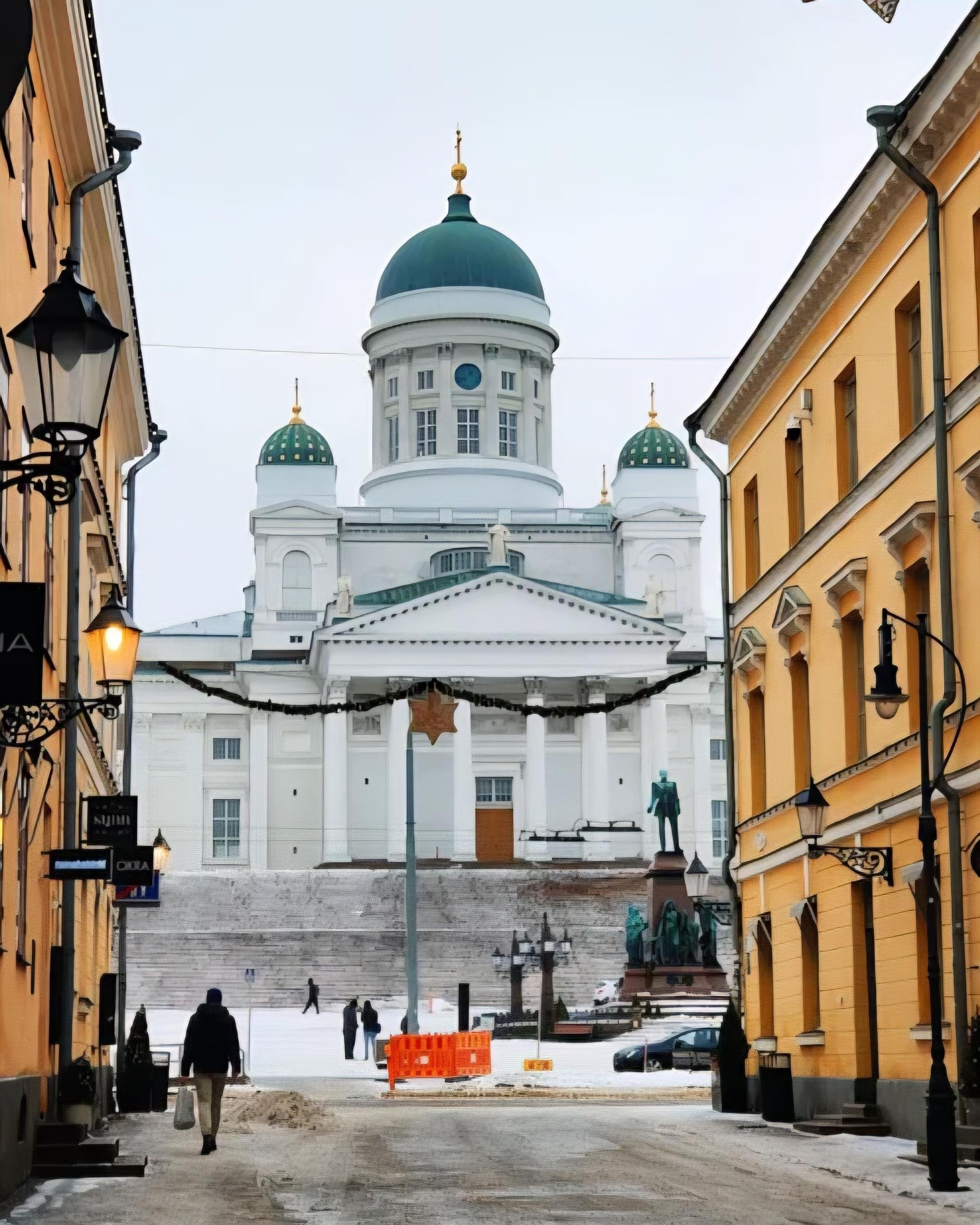 Helsinki & Suomenlinna: City Highlights Tour with Ferry Ride