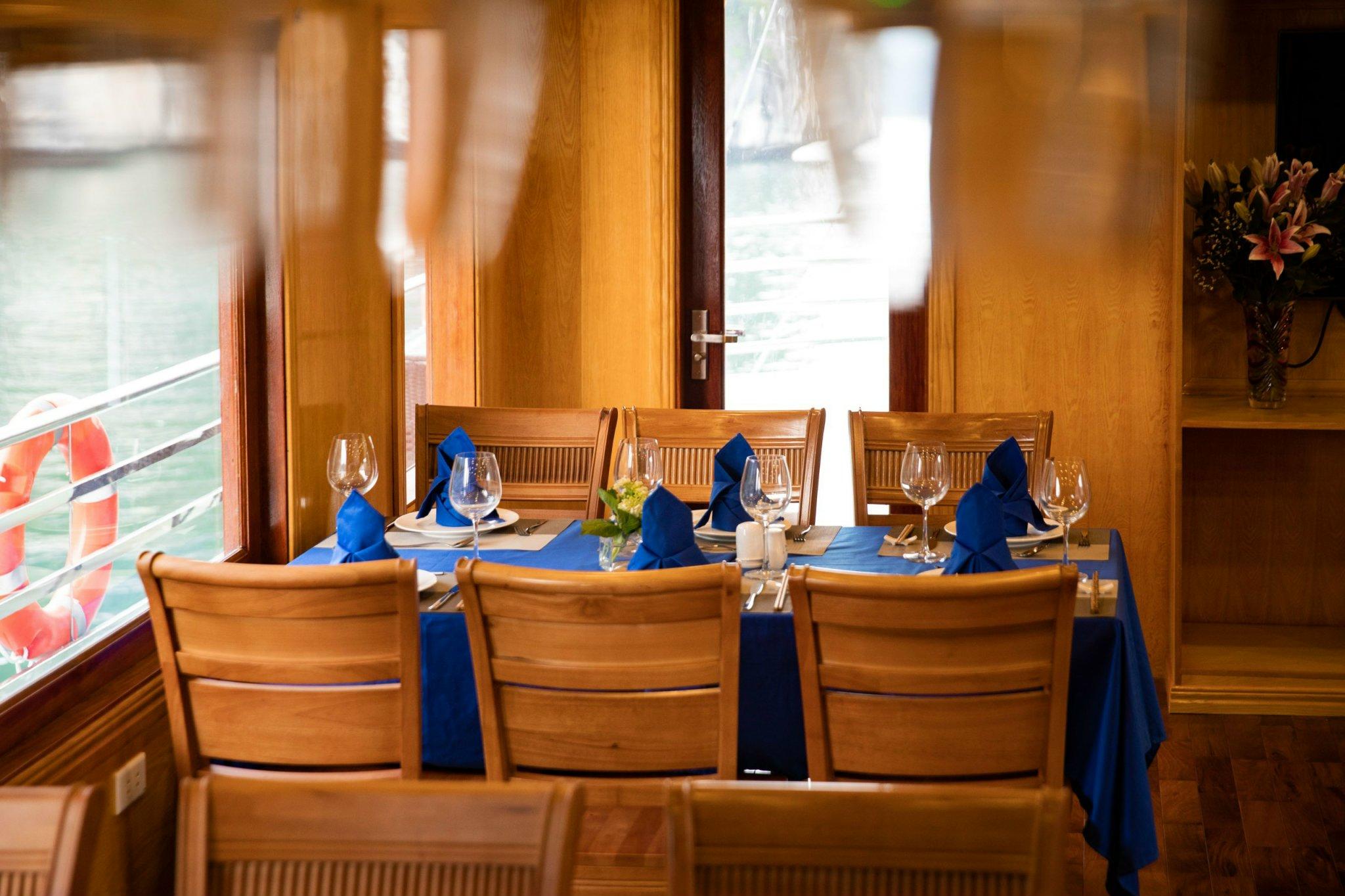 Ha Long & Lan Ha Bay 2-Day Cruise from Hanoi with All Meals