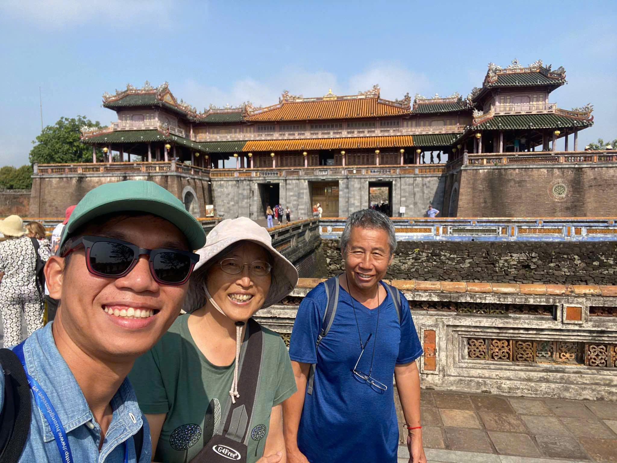 Hue Imperial City & Dong Ba Market Guided Walking Tour