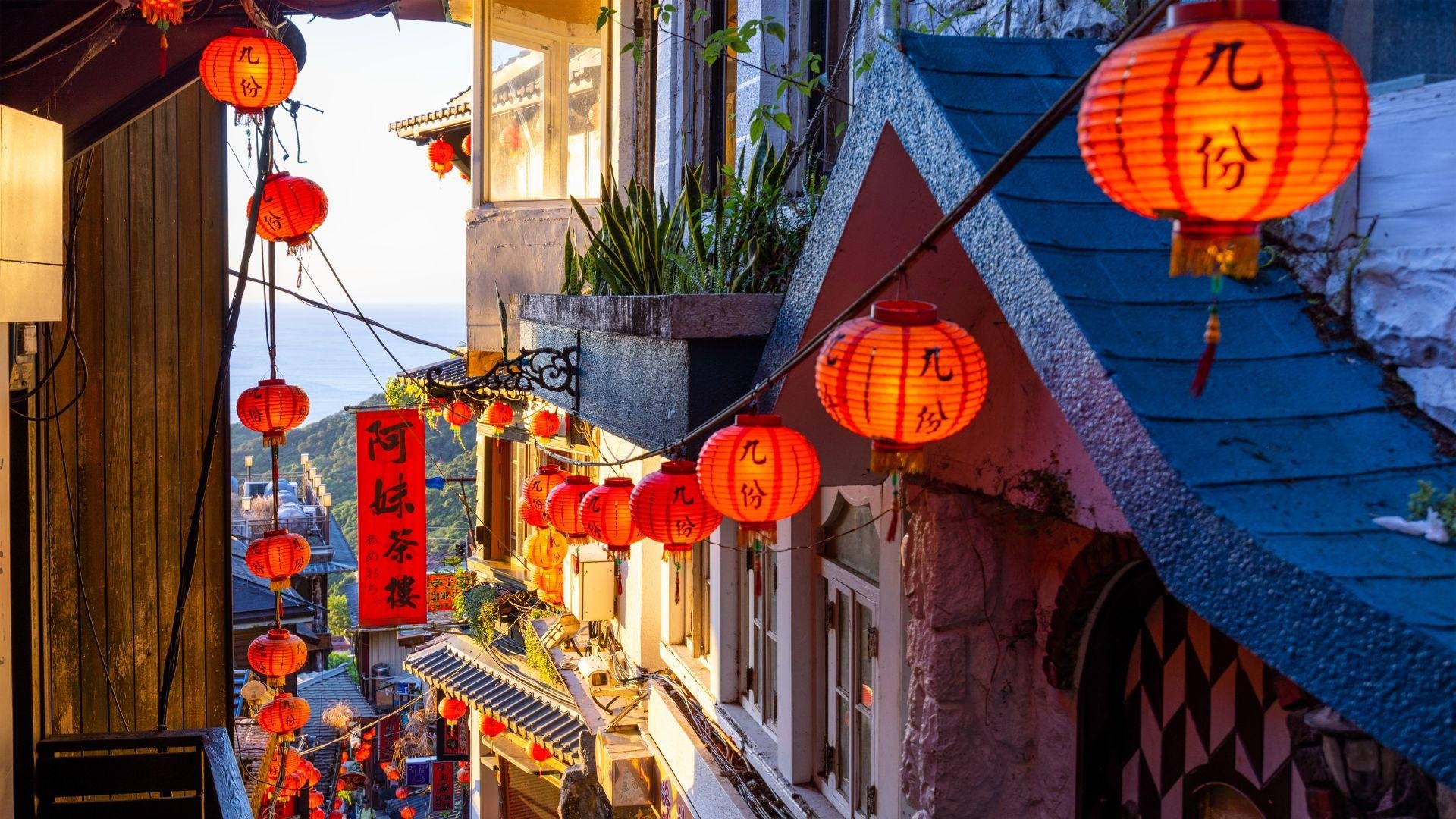 Jiufen & Shifen Half-Day Heritage Tour