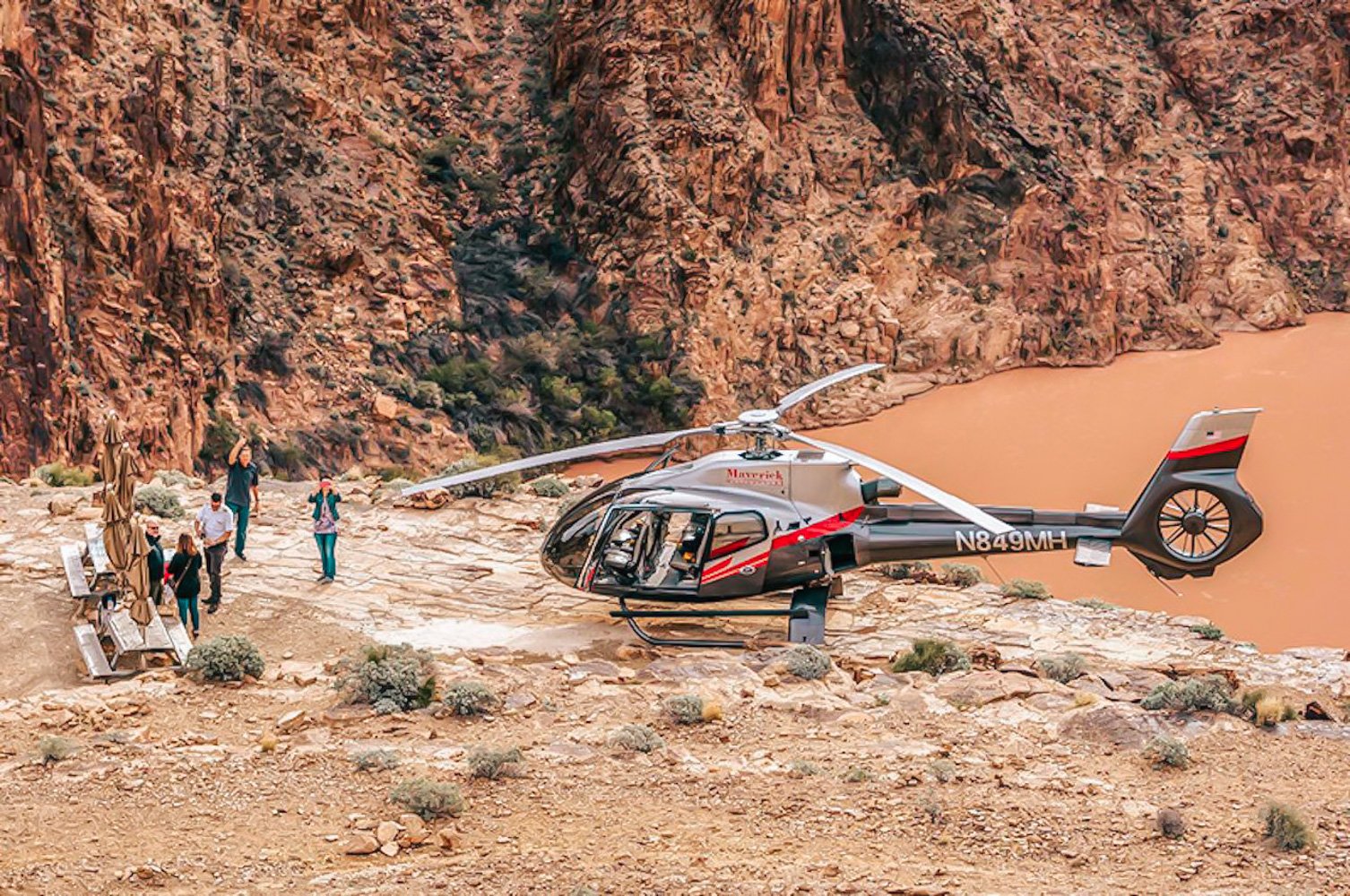 Grand Canyon West Helicopter Flight with Canyon Floor Landing