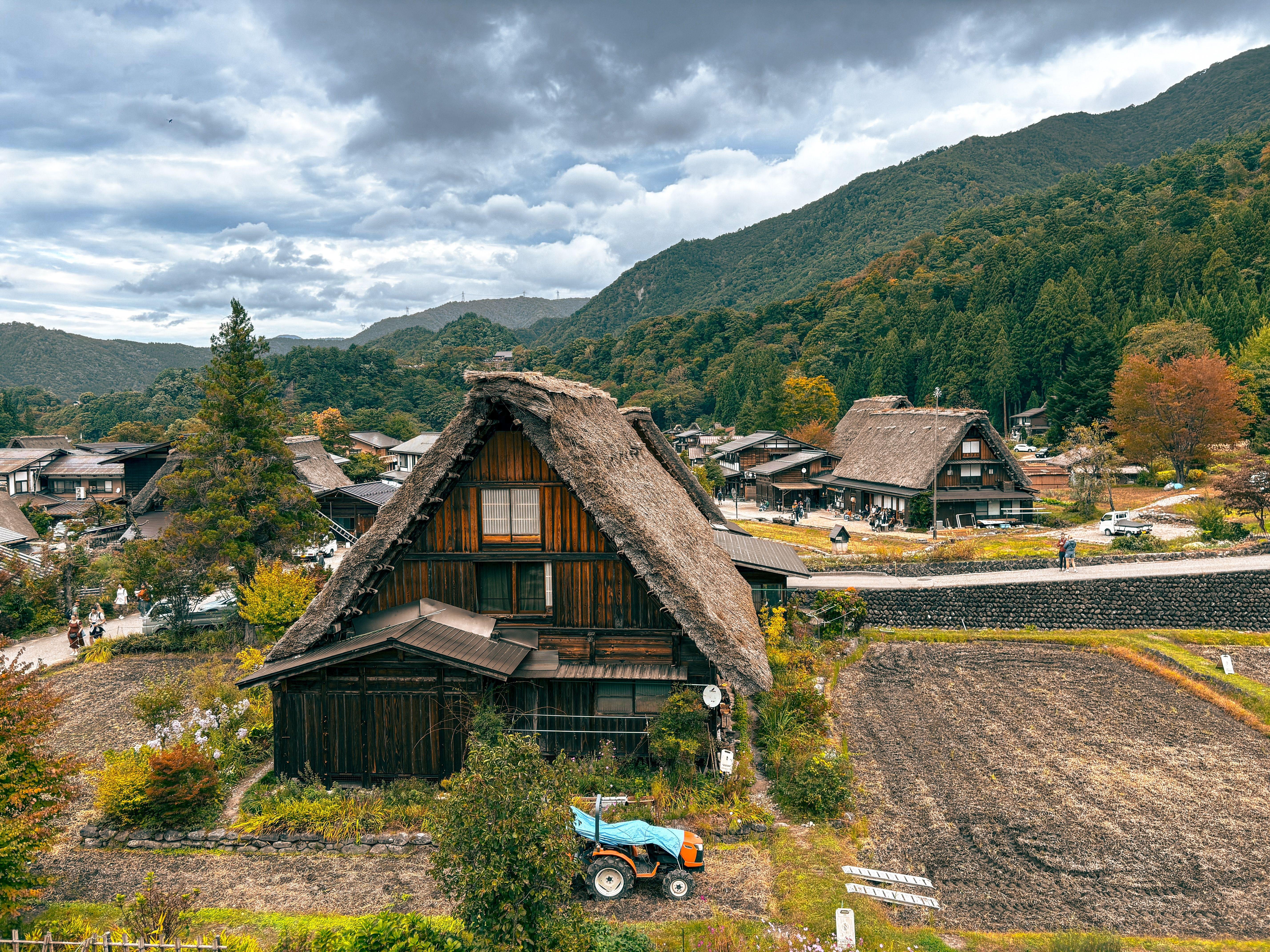 Shirakawa-go and Takayama Full-Day Guided Tour from Nagoya