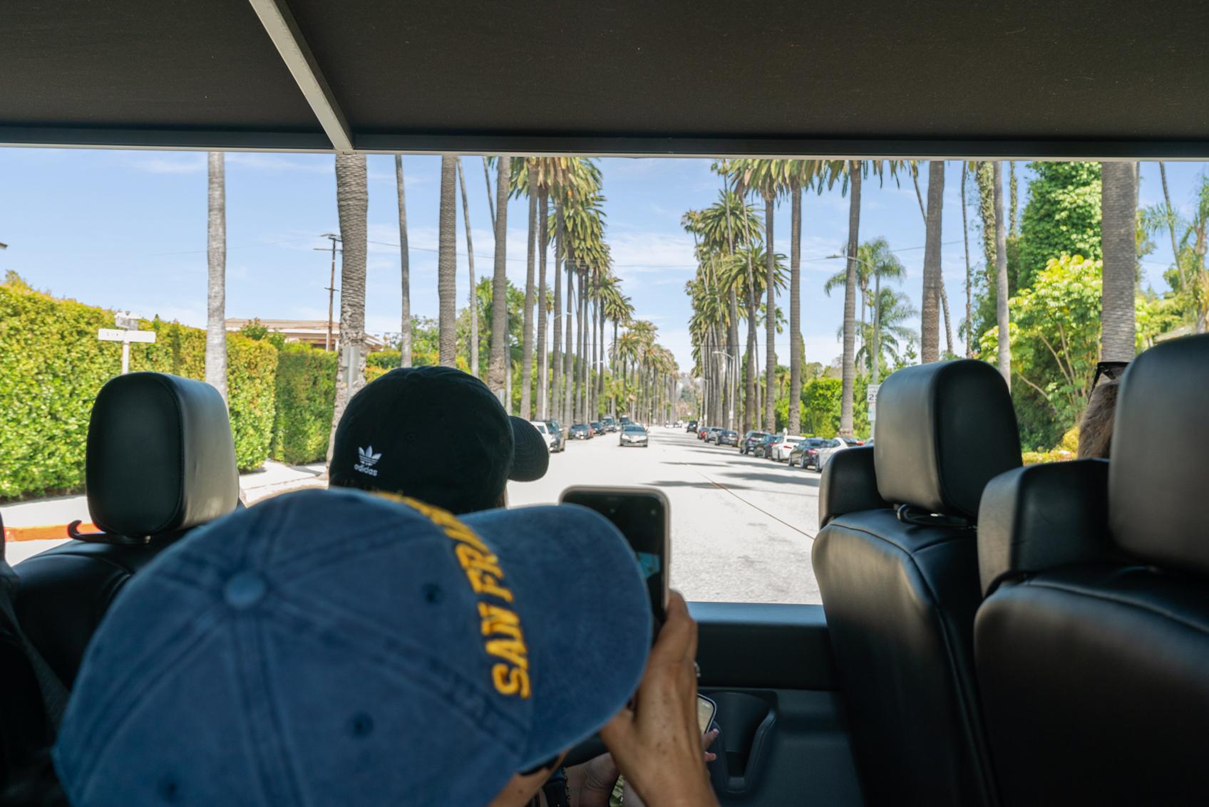 Los Angeles celebrity homes tour — open-air bus on the Hollywood and Beverly Hills route — image 9