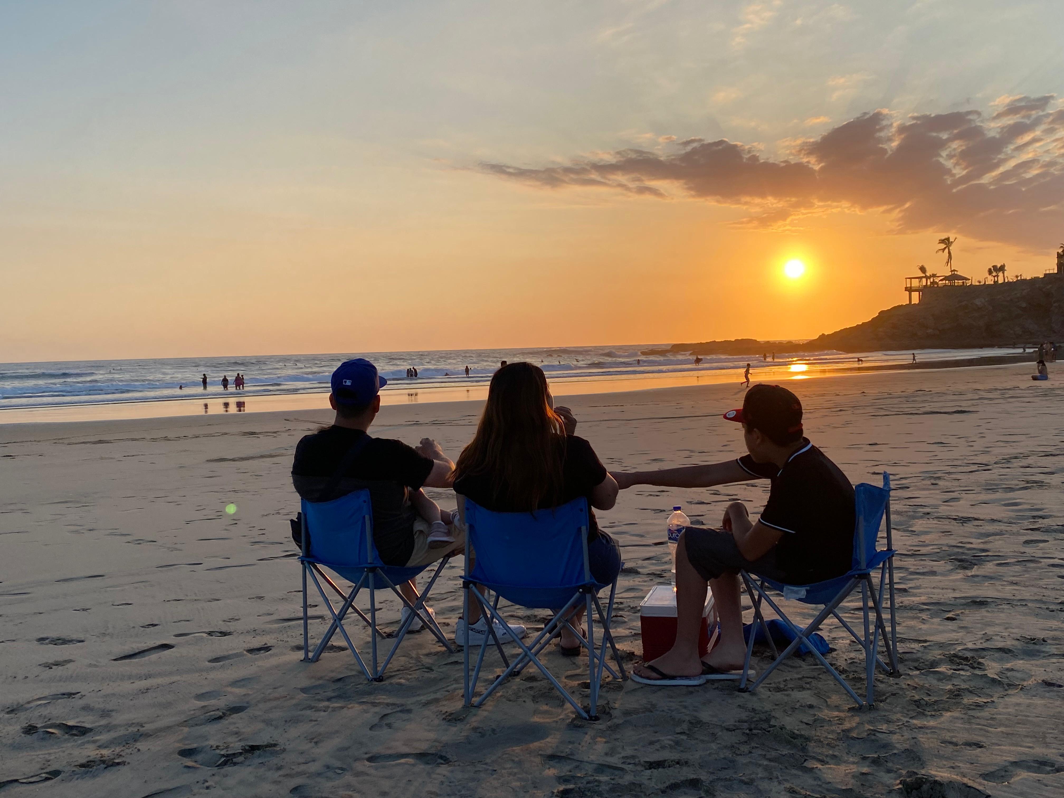 Cabo to La Paz Private Day Tour: Todos Santos, Balandra Beach & Cerritos Sunset