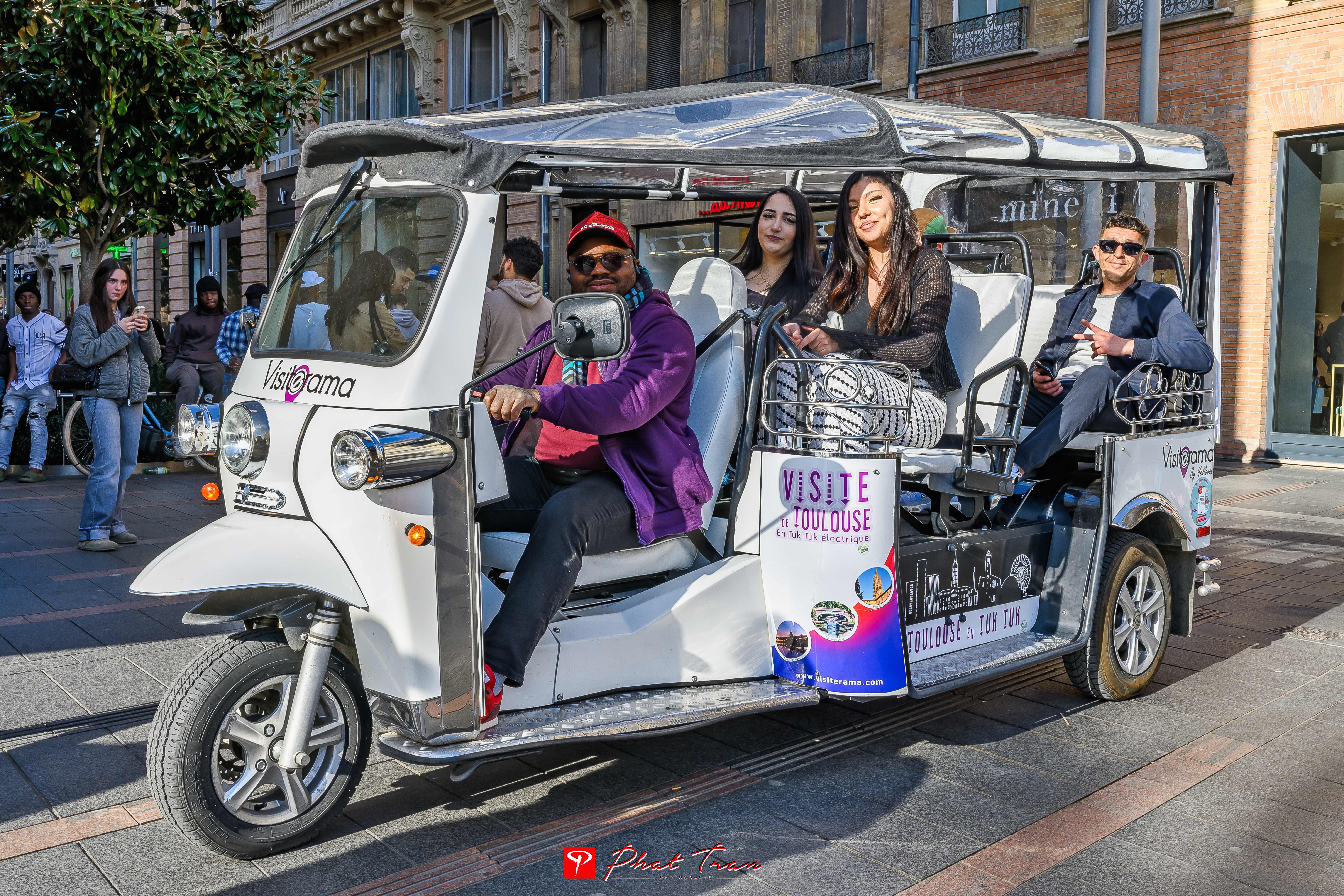 Toulouse Electric Tuk-Tuk Tour with Audio Guide