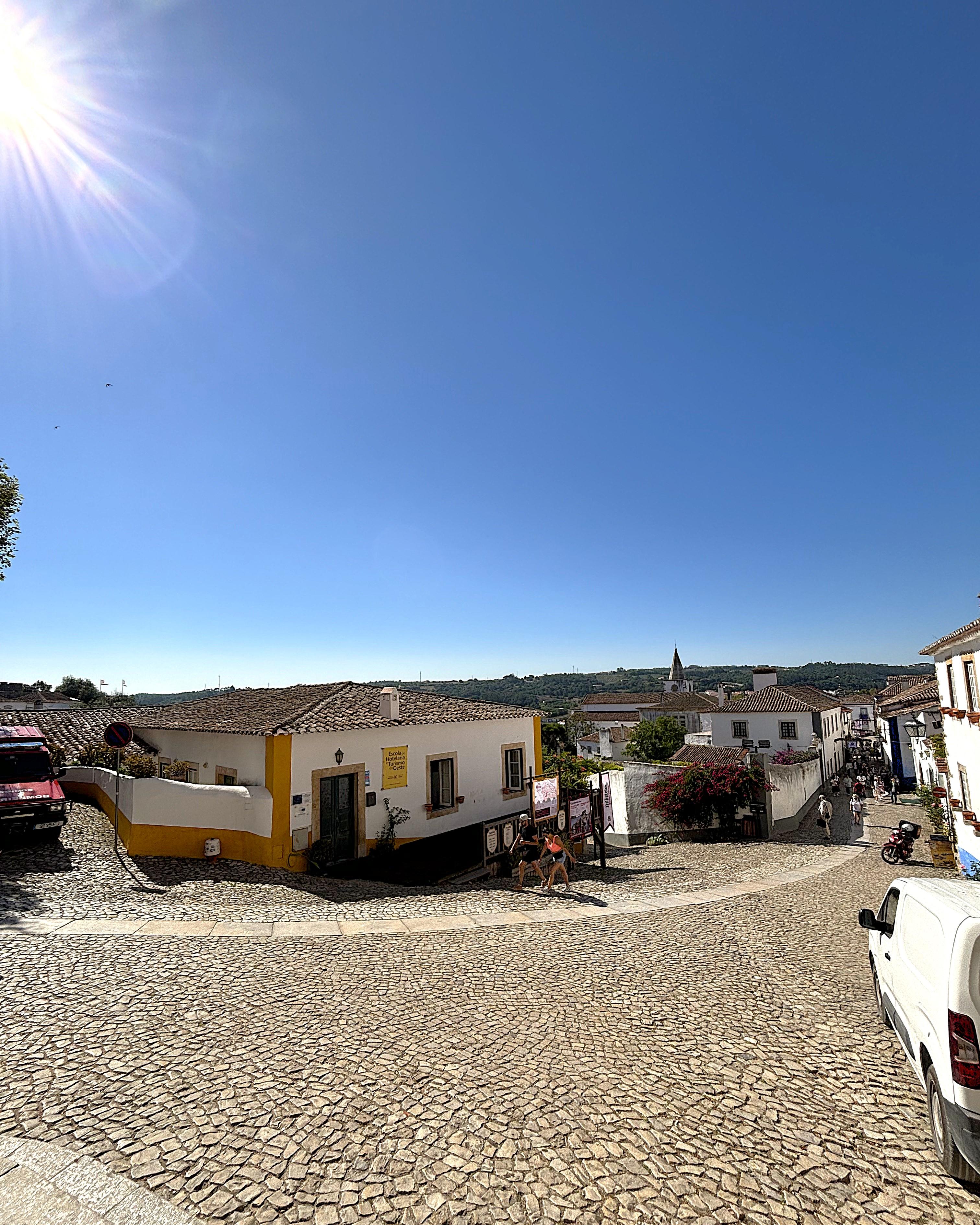 Lisbon to Porto Private Transfer with 3 Scenic Stopovers